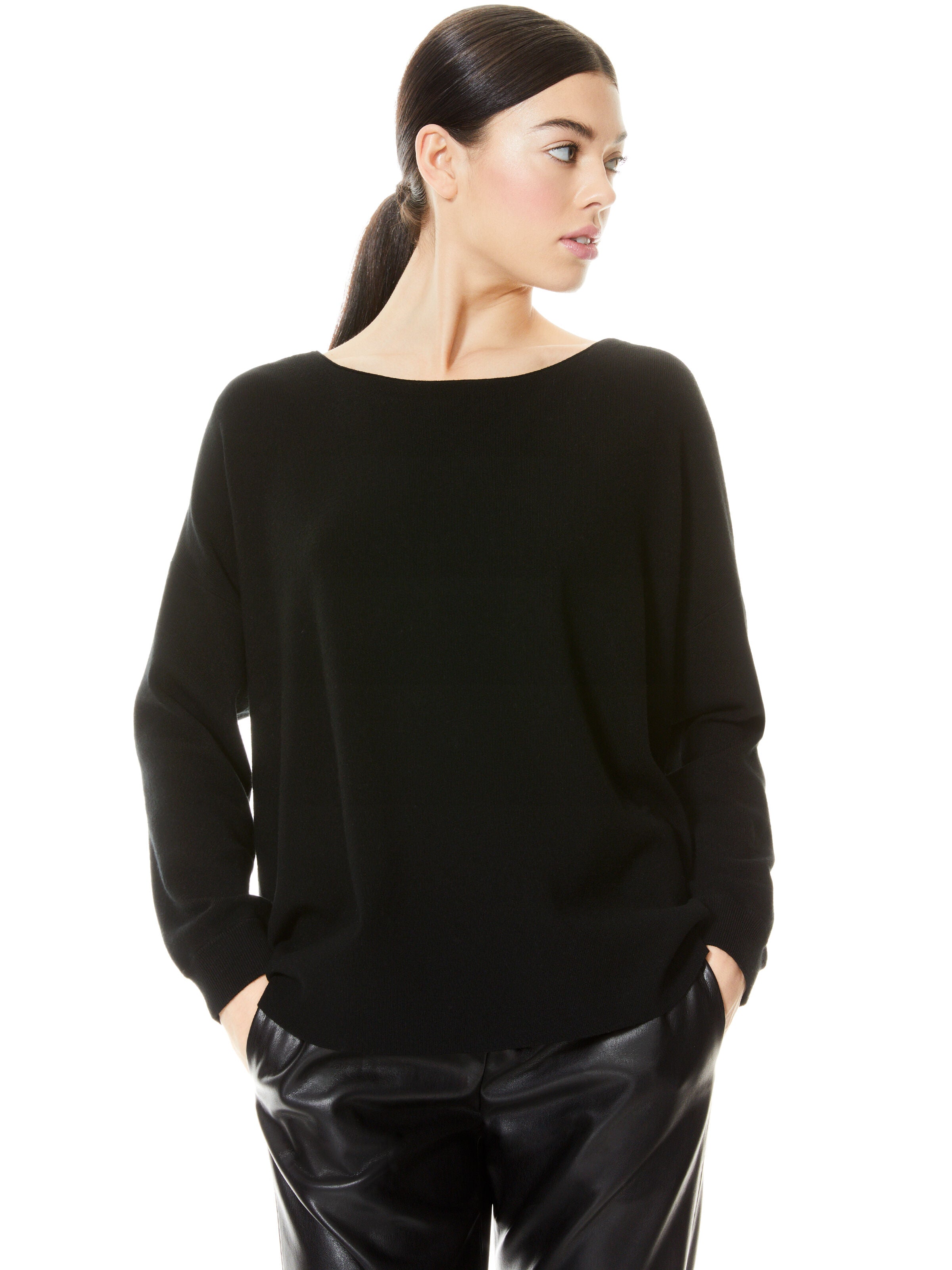 MAGLIONE CON LACCETTI SUL DIETRO OLIVIA
