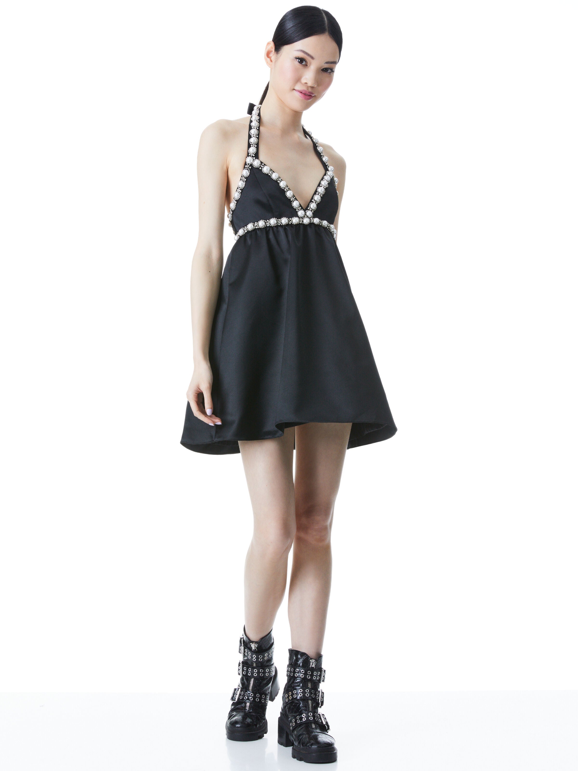 MINIVESTITO LAURENA CON ORNAMENTI E FIOCCO SUL COLLO