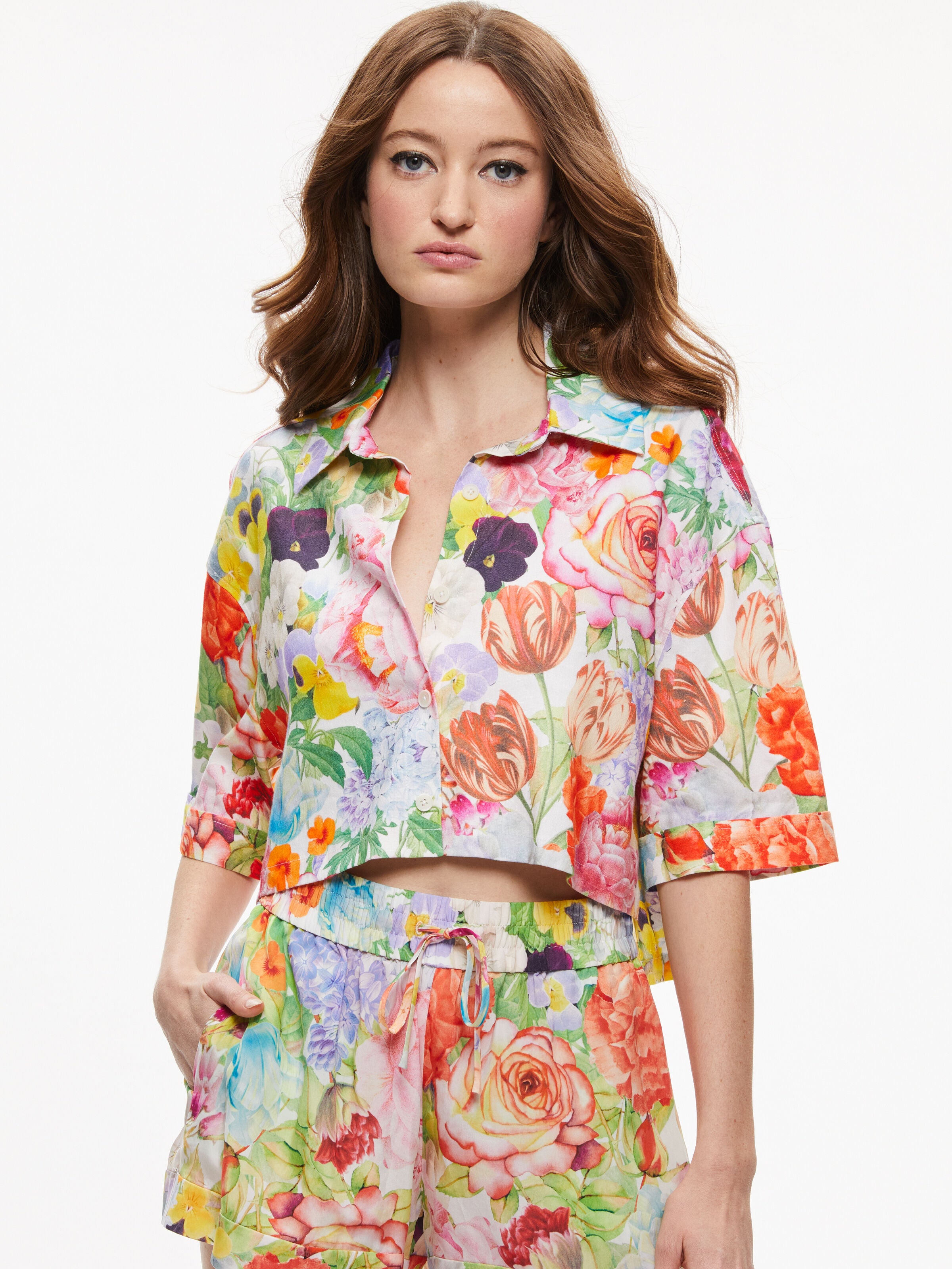 CARVER CROPPED SHORT SLEEVE BUTTON DOWN SHIRT