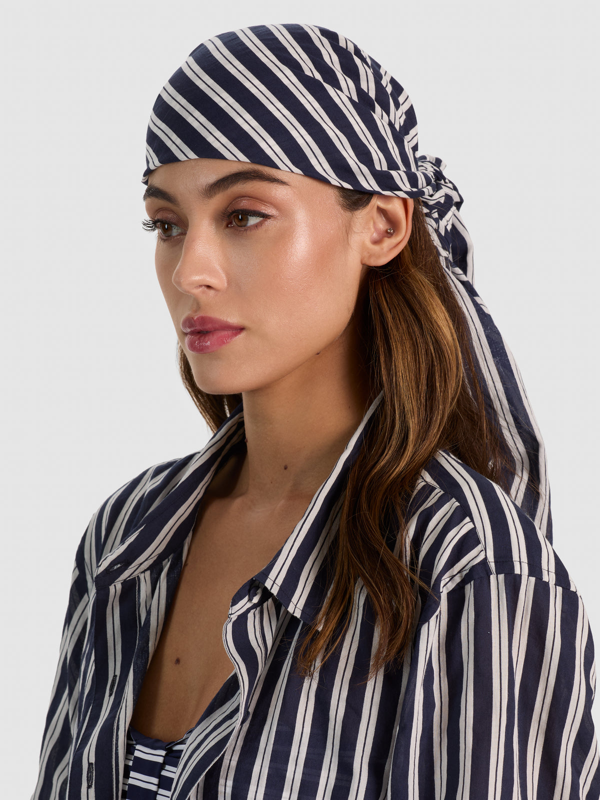 A+O X CONIGLIO PALM BEACH SEAVIEW SCARF-METRO STRIPE MIDNIGHT BLUE LG-ALICE + OLIVIA