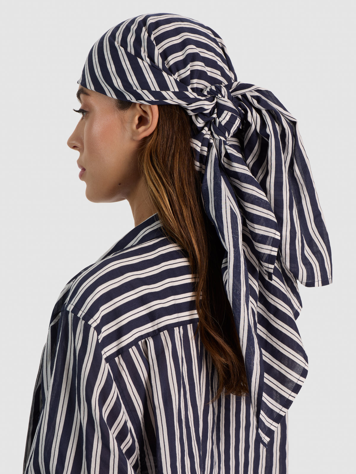 A+O X CONIGLIO PALM BEACH SEAVIEW SCARF-METRO STRIPE MIDNIGHT BLUE LG-ALICE + OLIVIA