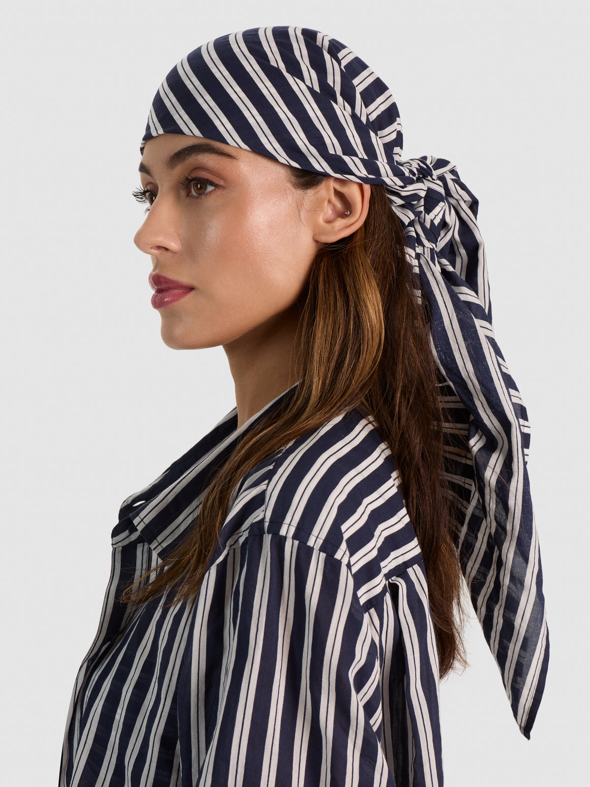 A+O X CONIGLIO PALM BEACH SEAVIEW SCARF-METRO STRIPE MIDNIGHT BLUE LG-ALICE + OLIVIA