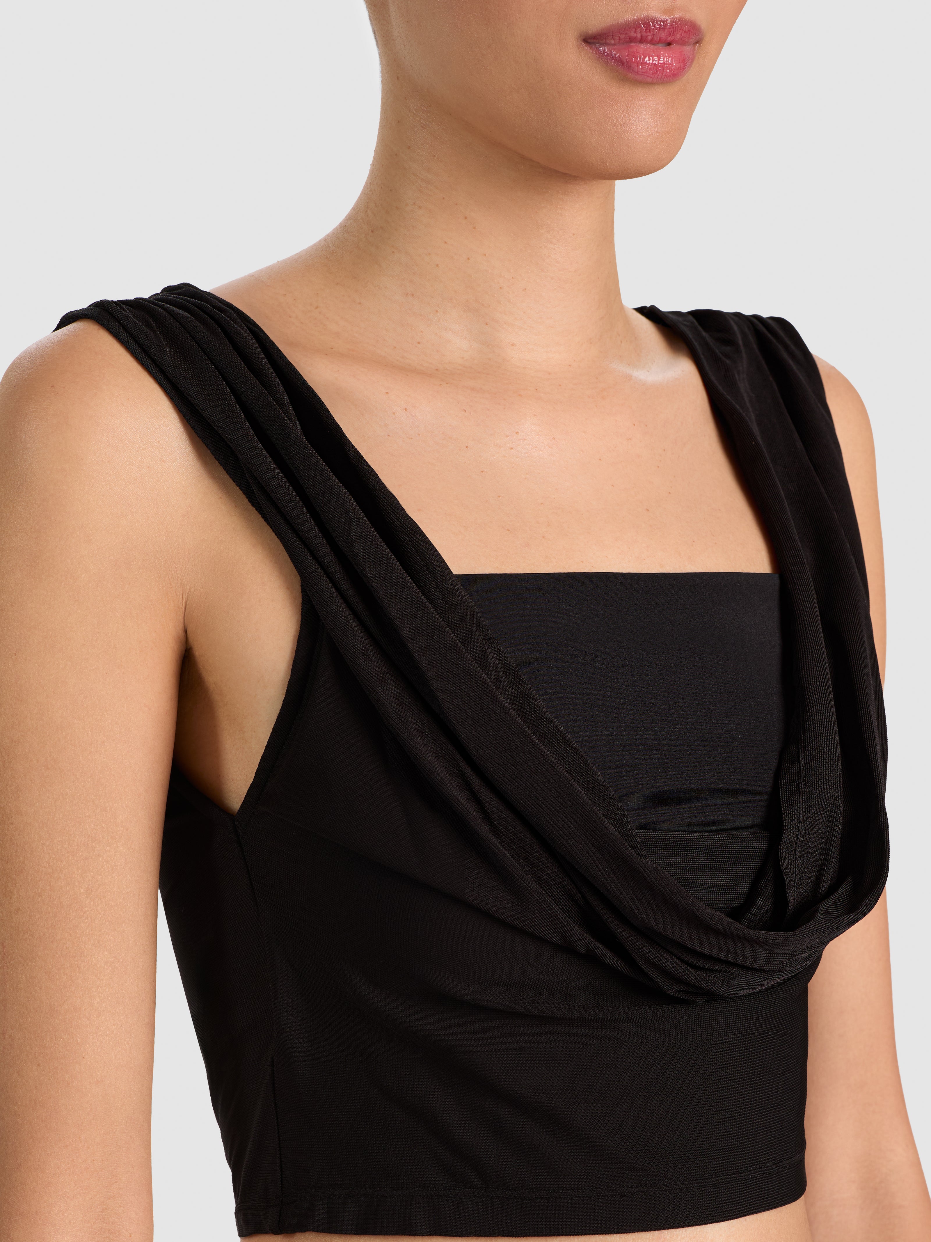 ALENA TOP CROP SENZA MANICHE CON SCOLLO DRAPPEGGIATO A CODA DI BUE-ALICE + OLIVIA