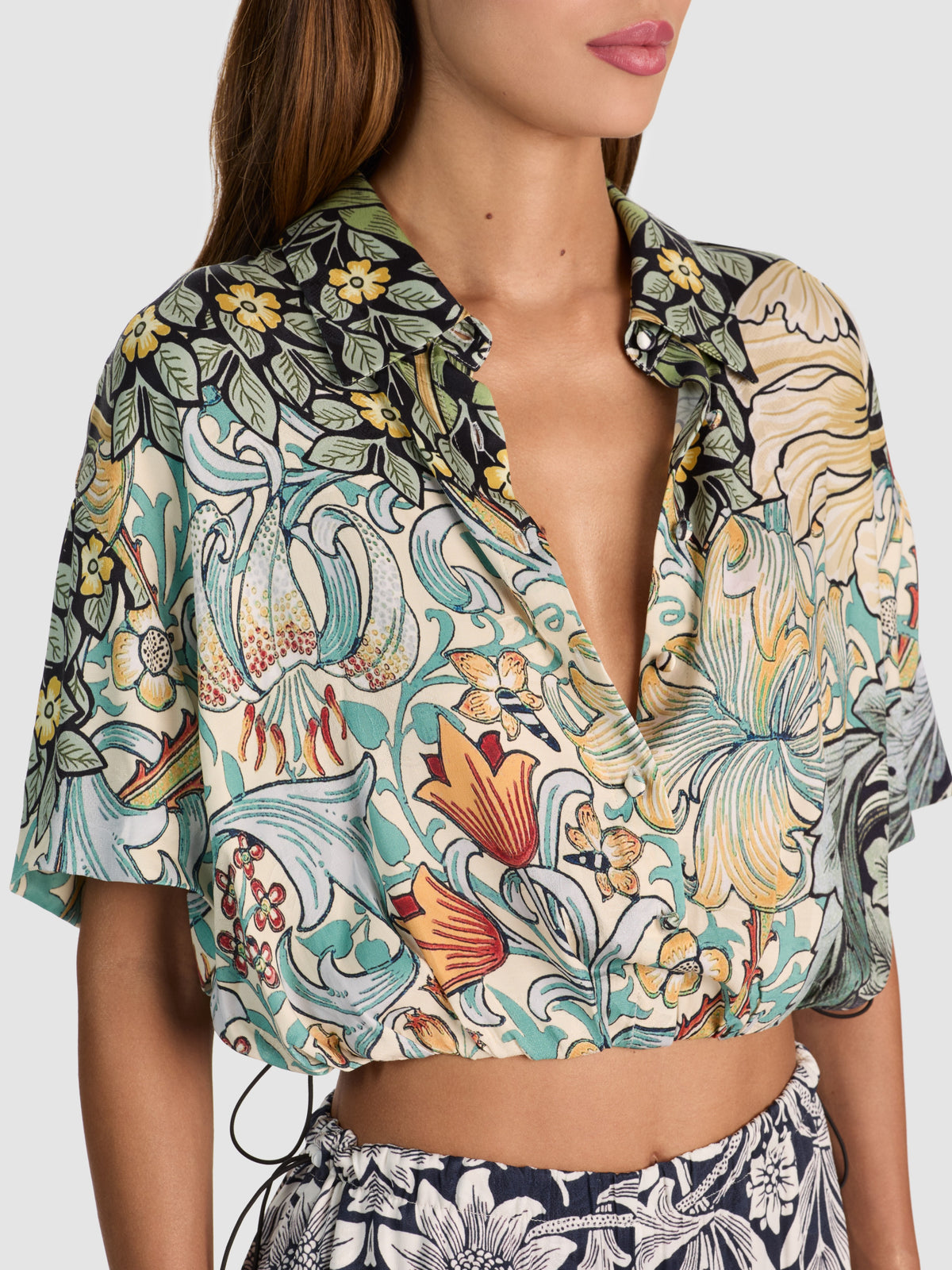 MIO BTN DWN SS BUBBLE TOGGLE TOP CROP-MASTERPIECE E-ALICE + OLIVIA