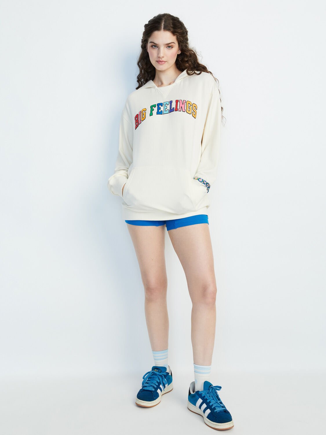 FELPA CON CAPPUCCIO OVERSIZE A+O X BIG FEELINGS ATHENA