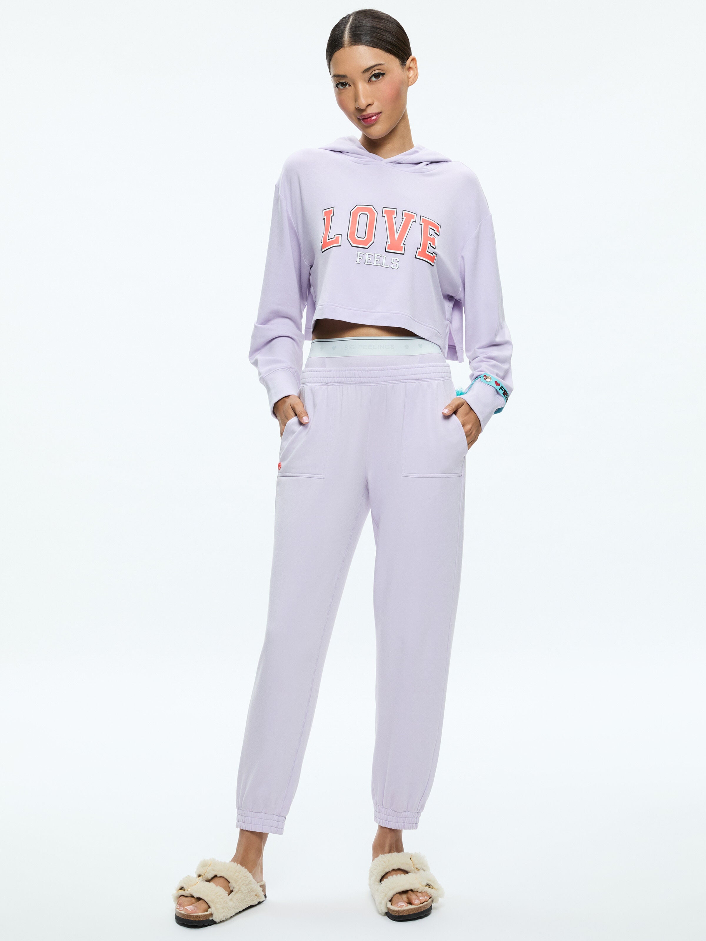SWEAT À CAPUCHE COURT A+O X BIG FEELINGS TAI-ALICE + OLIVIA