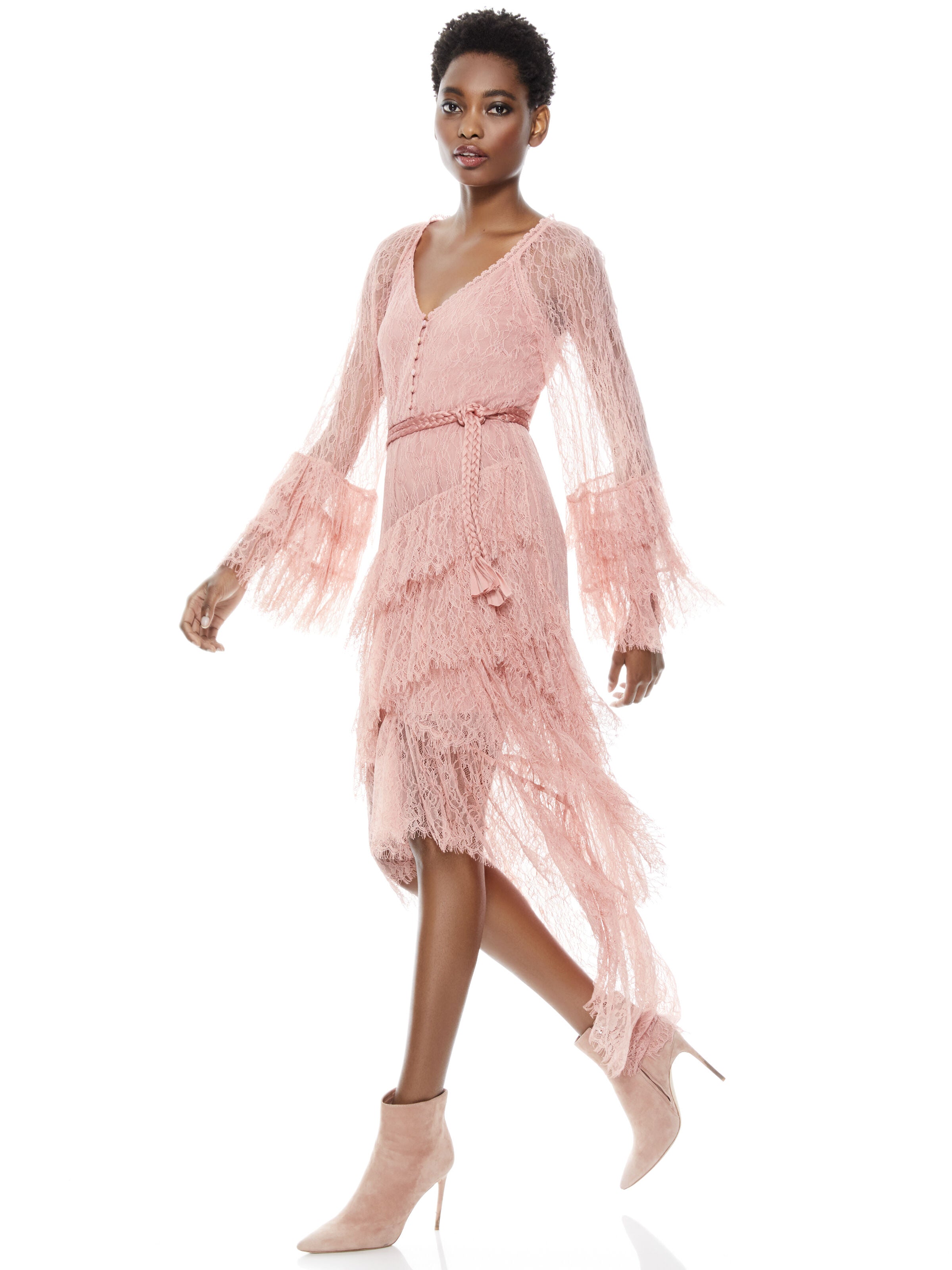 ROBE ASYMÉTRIQUE EN DENTELLE ONICA-ALICE + OLIVIA
