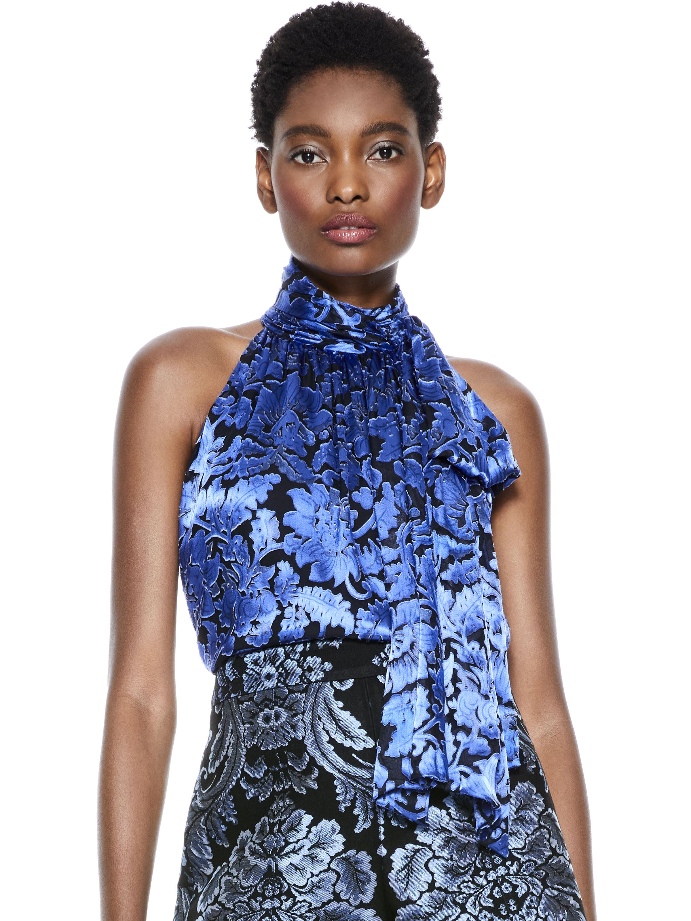 TOP JANELLE CON FANTASIA FLOREALE E ALLACCIATURA AL COLLO