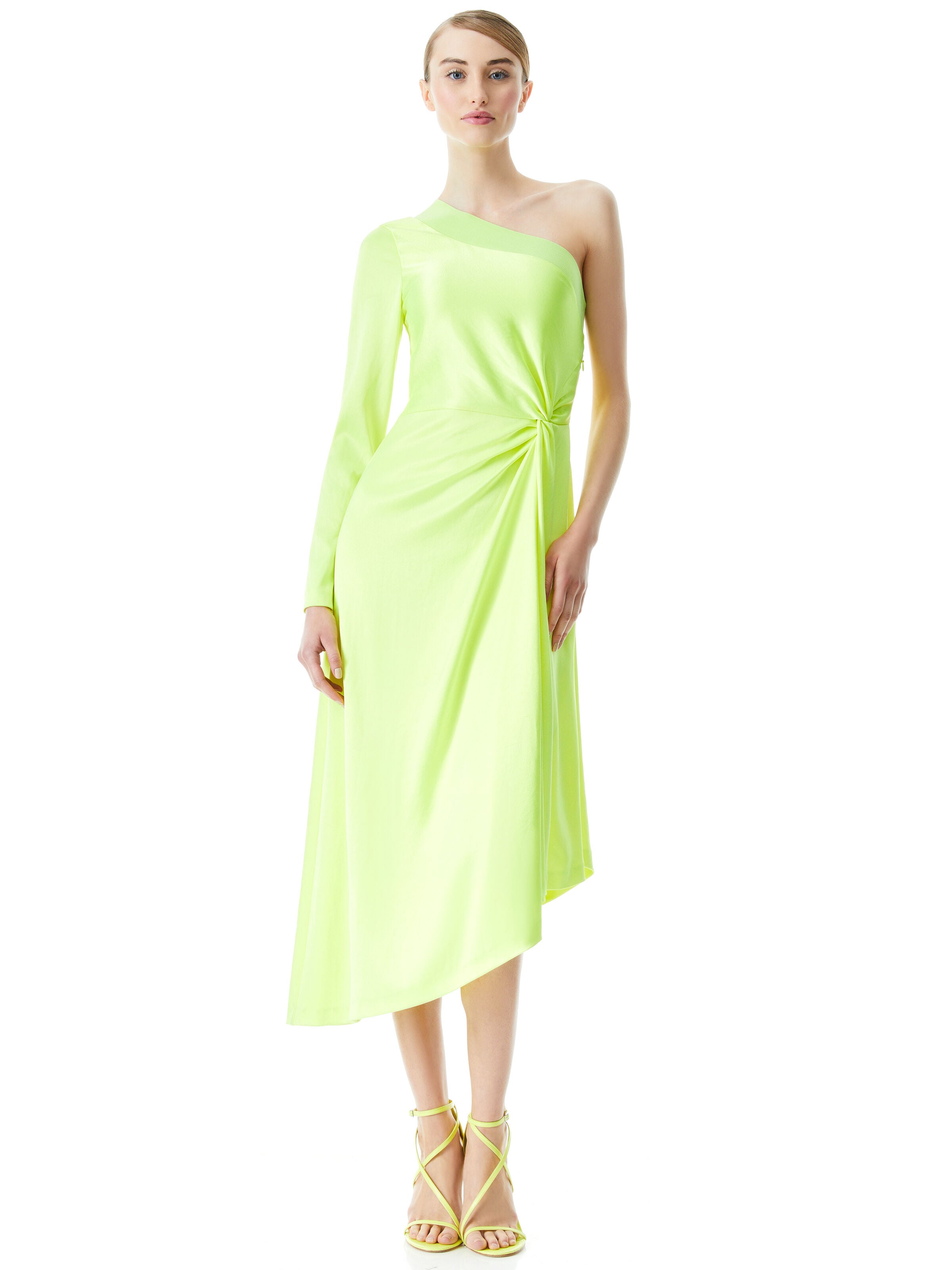 ROBE ASYMÉTRIQUE ÉPAULE DÉNUDÉE DORA-ALICE + OLIVIA