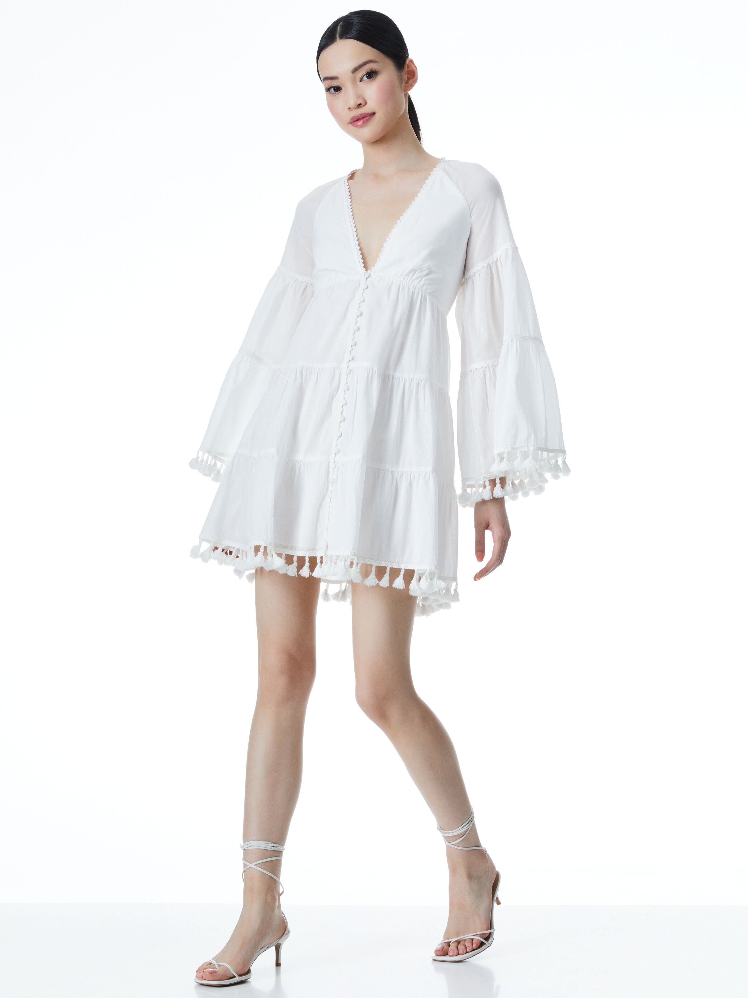 ROBE TUNIQUE ALEXANDRIA À DOS OUVERT ET POMPONS-ALICE + OLIVIA