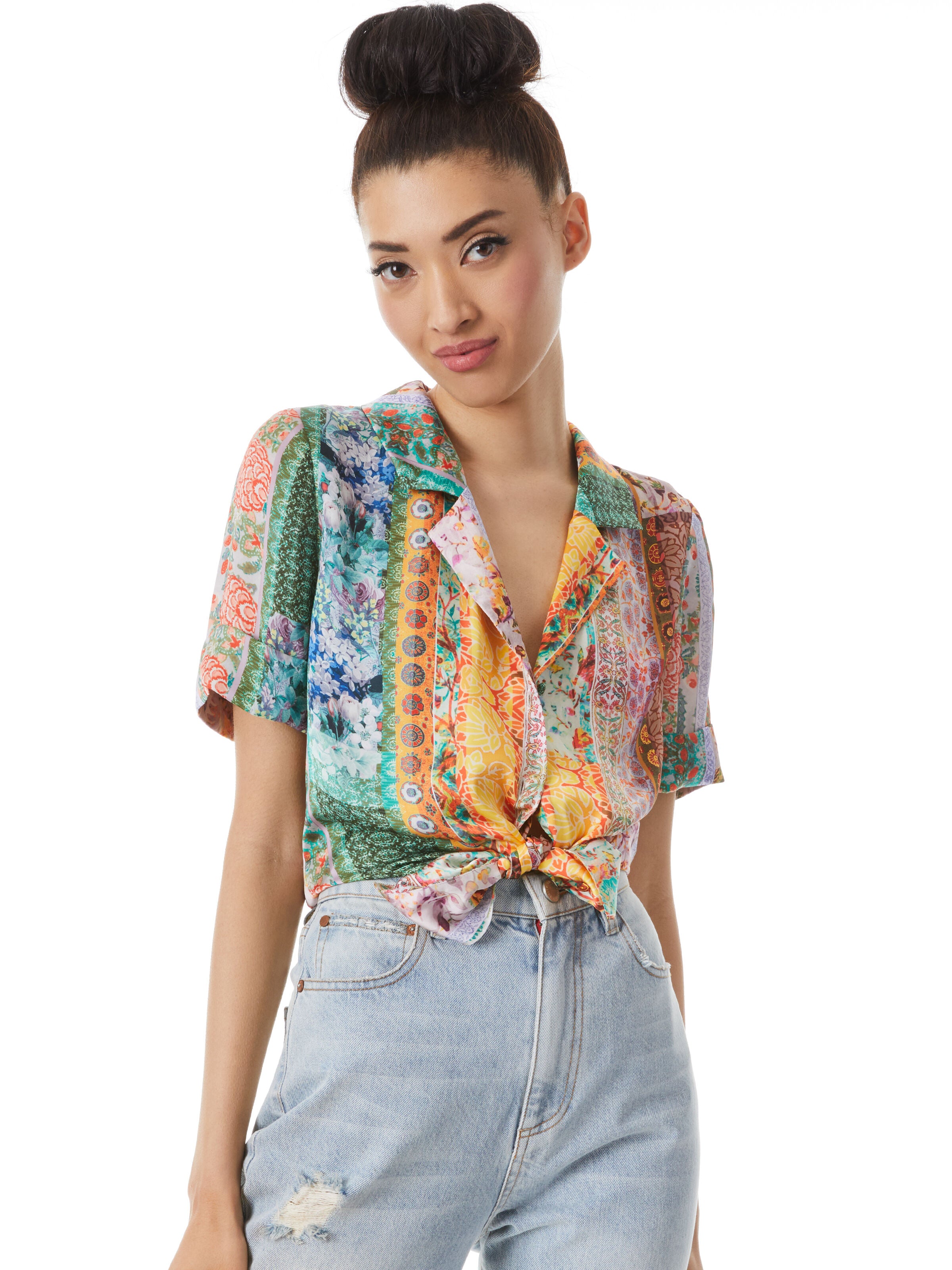 KAHLO SHORT SLEEVE NOTCH COLLAR TOP-VINTAGE SUMMER LAVNDR FLDS-ALICE + OLIVIA
