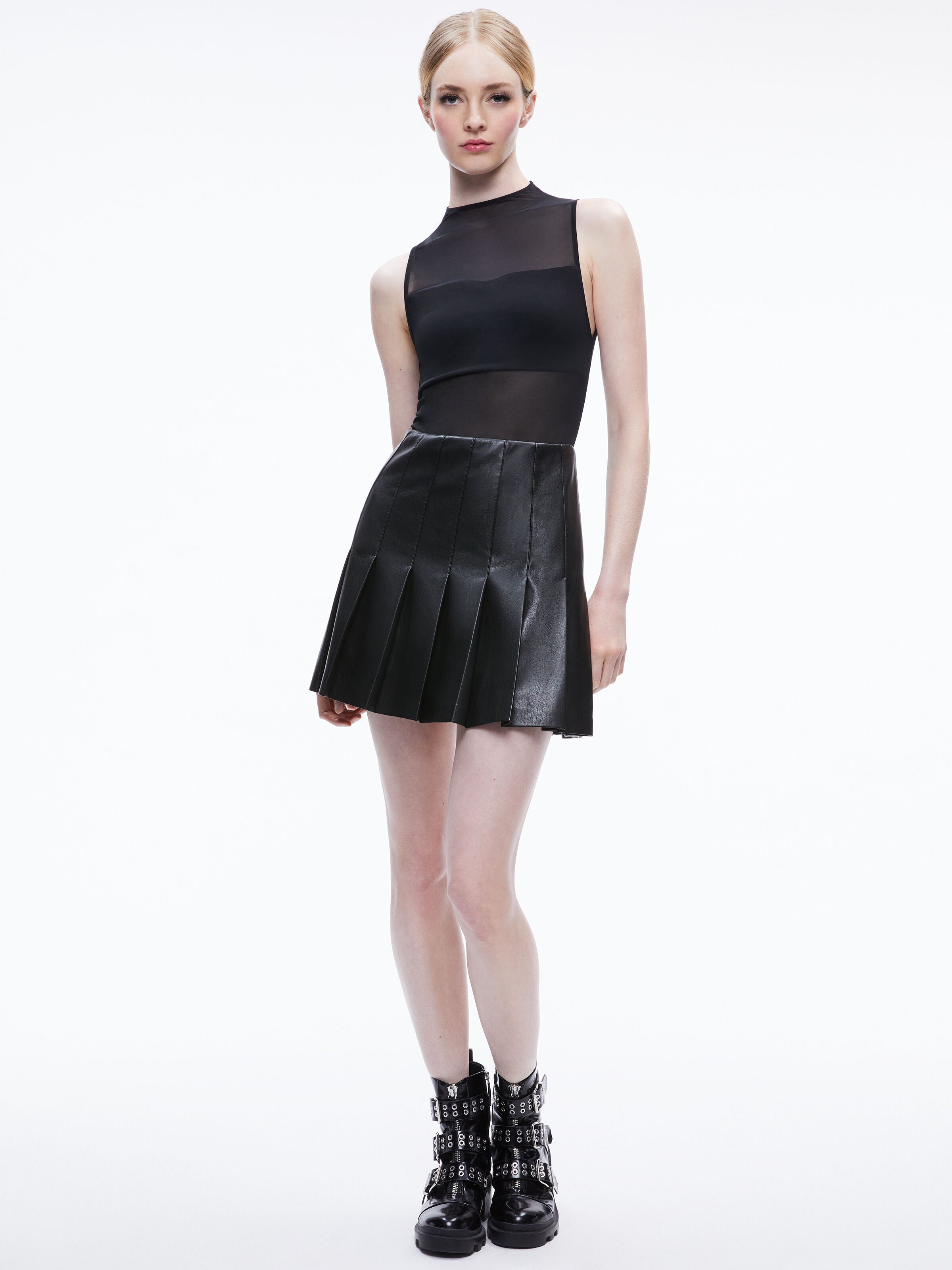 ROBE COURTE CHARA VÉGÉTALIENNE-ALICE + OLIVIA