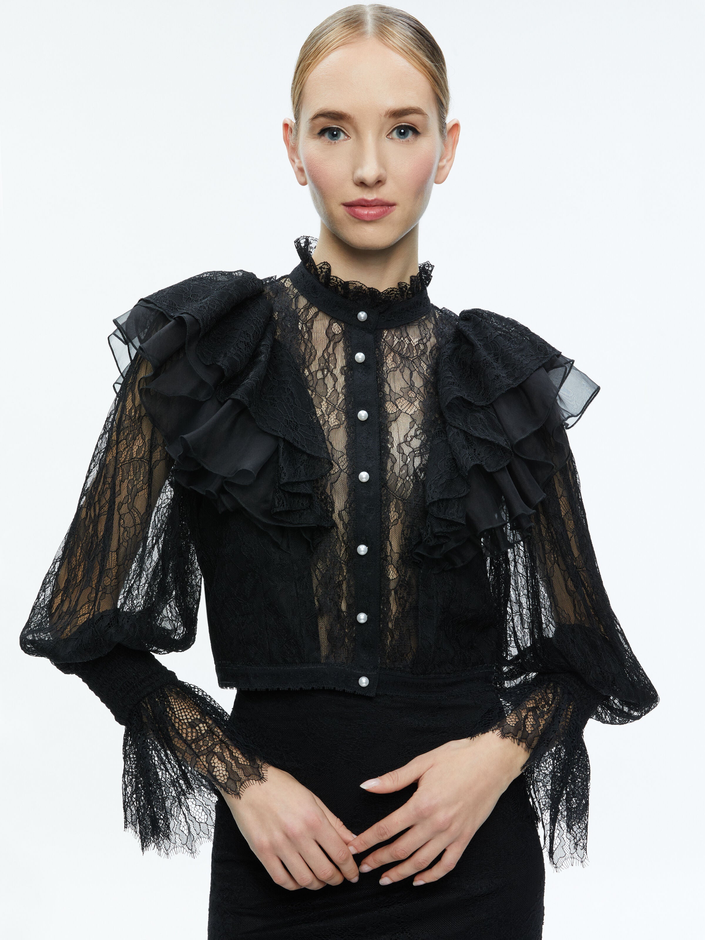 TOP CROP CON MANICHE A BLOUSON, RUFFLE E PIZZO DELPHA-ALICE + OLIVIA