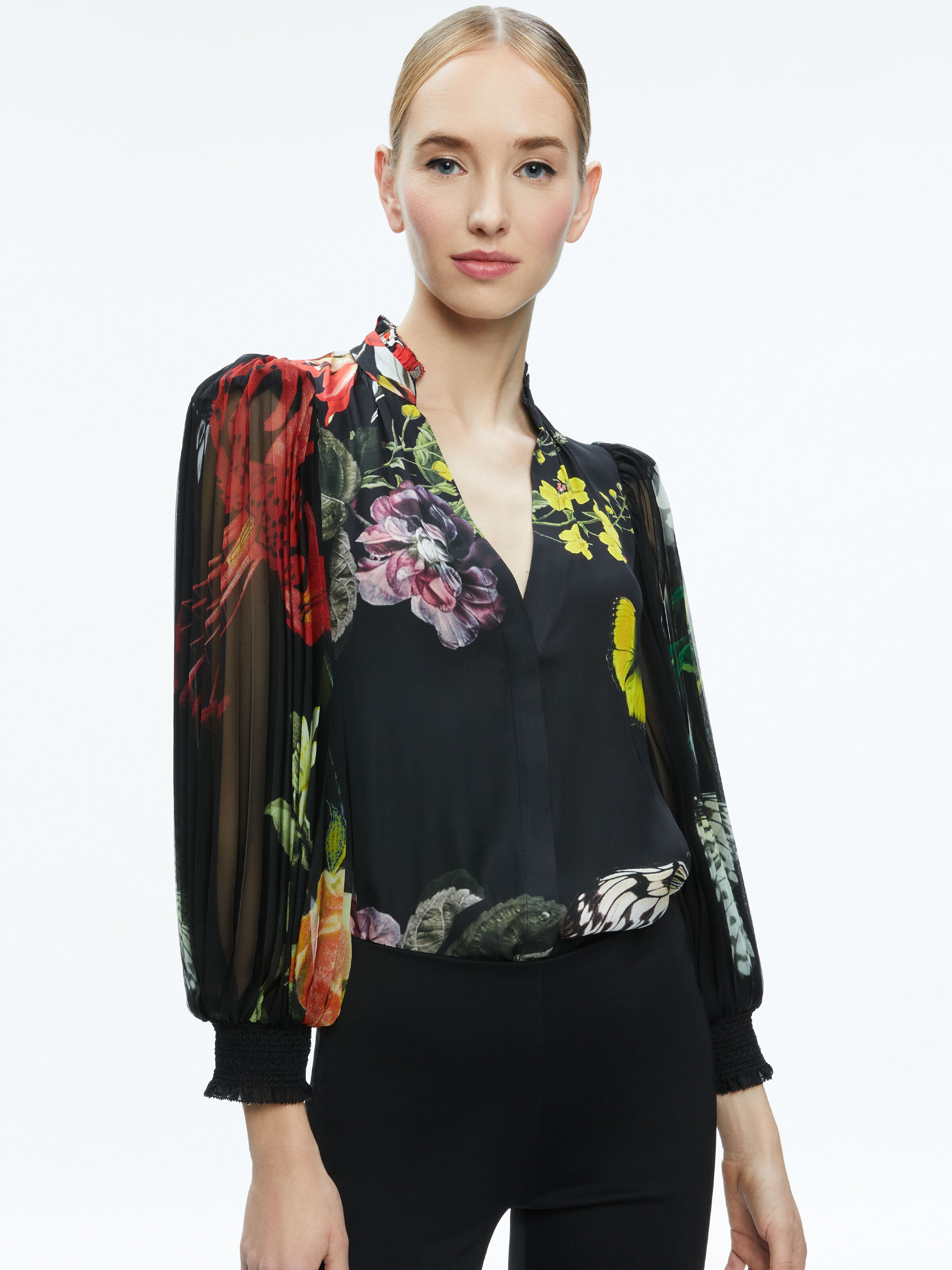 ILAN PLEATED BLOUSON SLEEVE BUTTON FRONT BLOUSE-ESSENTIAL FLORAL-ALICE + OLIVIA