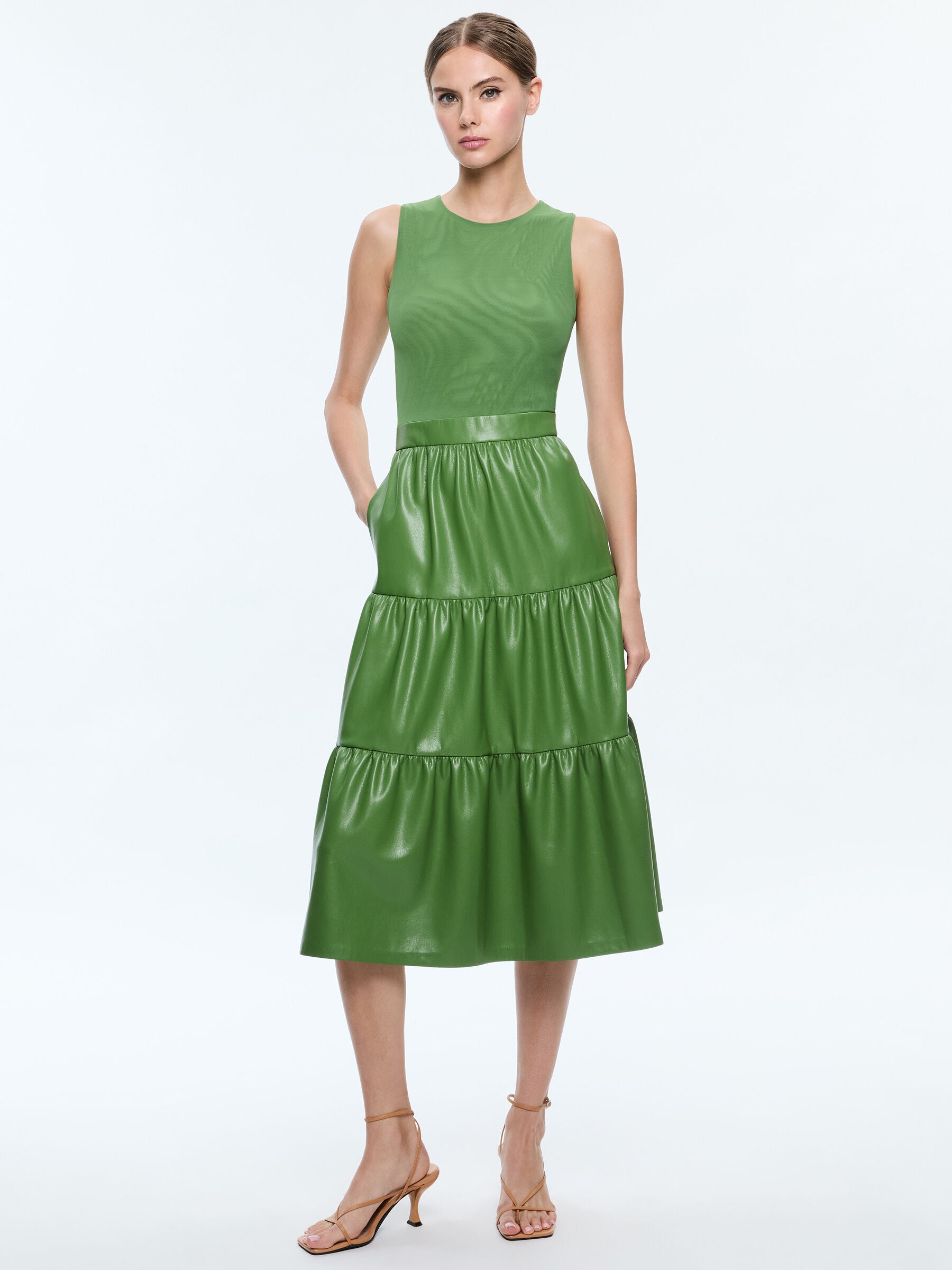 Abito midi a balze senza maniche Chara-ALICE + OLIVIA