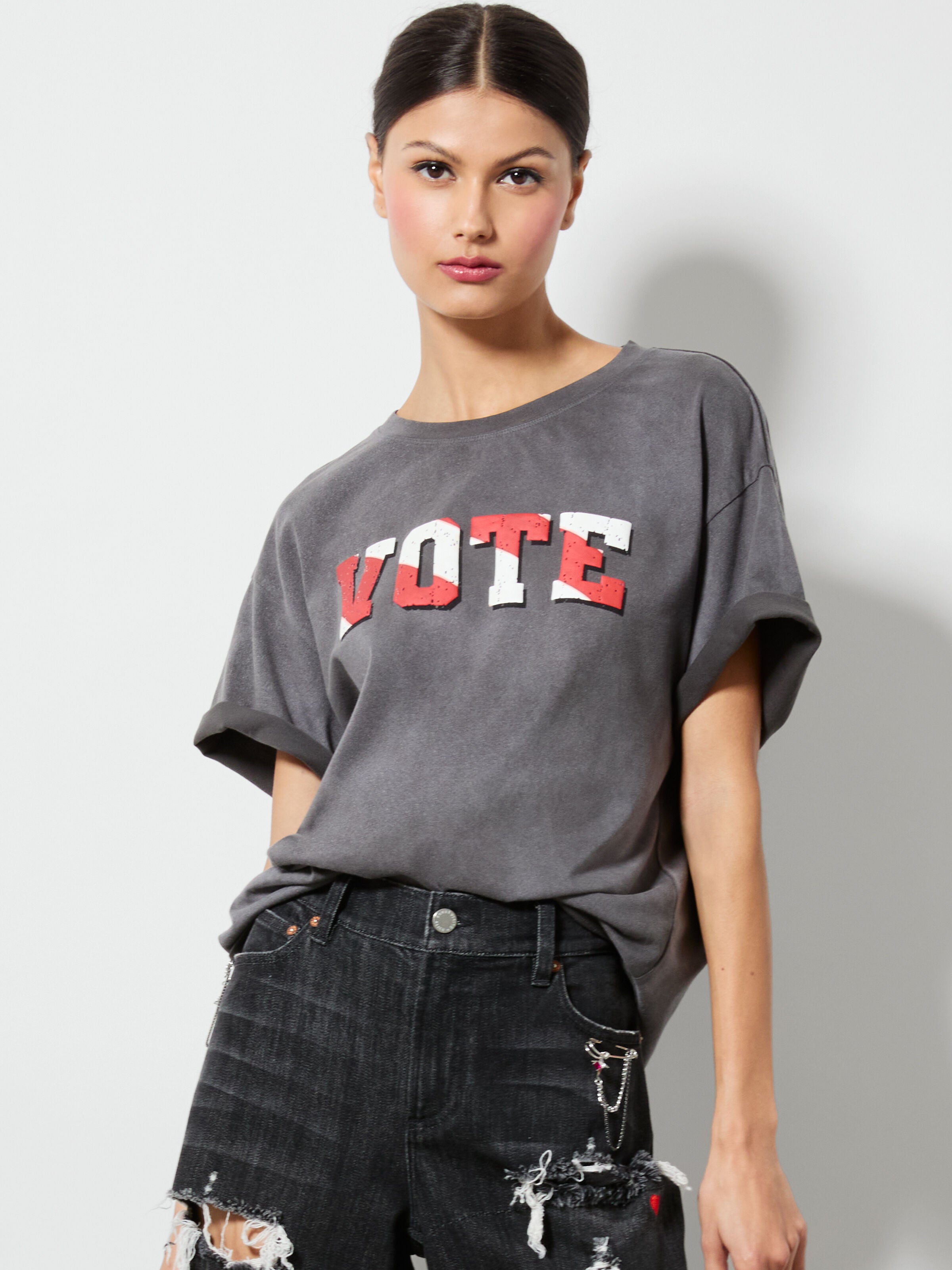 T-SHIRT SURDIMENSIONNÉ A+O X I AM A VOTER® EVAN-ALICE + OLIVIA