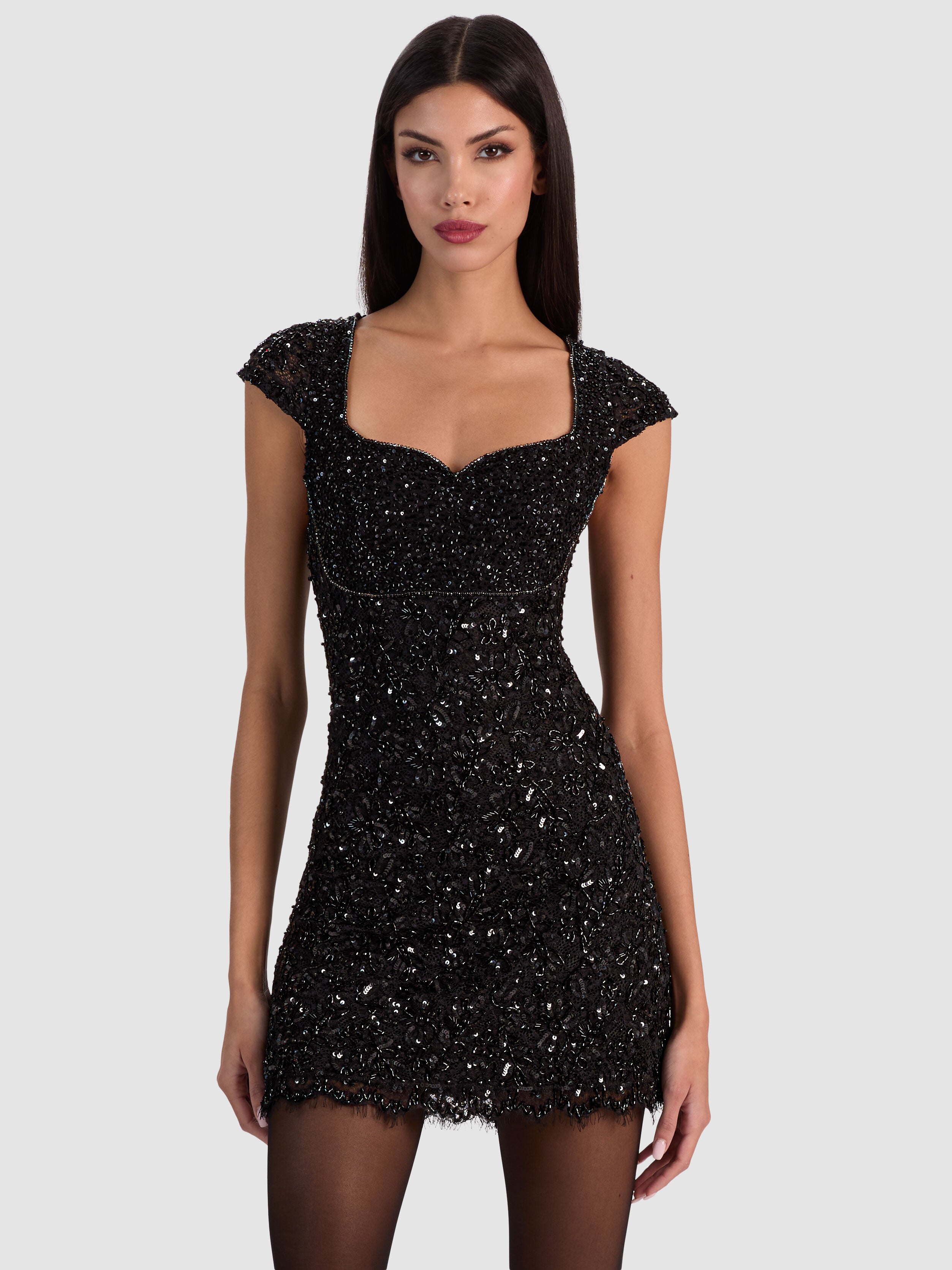 ROBE COURTE EVE EN DENTELLE ORNÉE-ALICE + OLIVIA