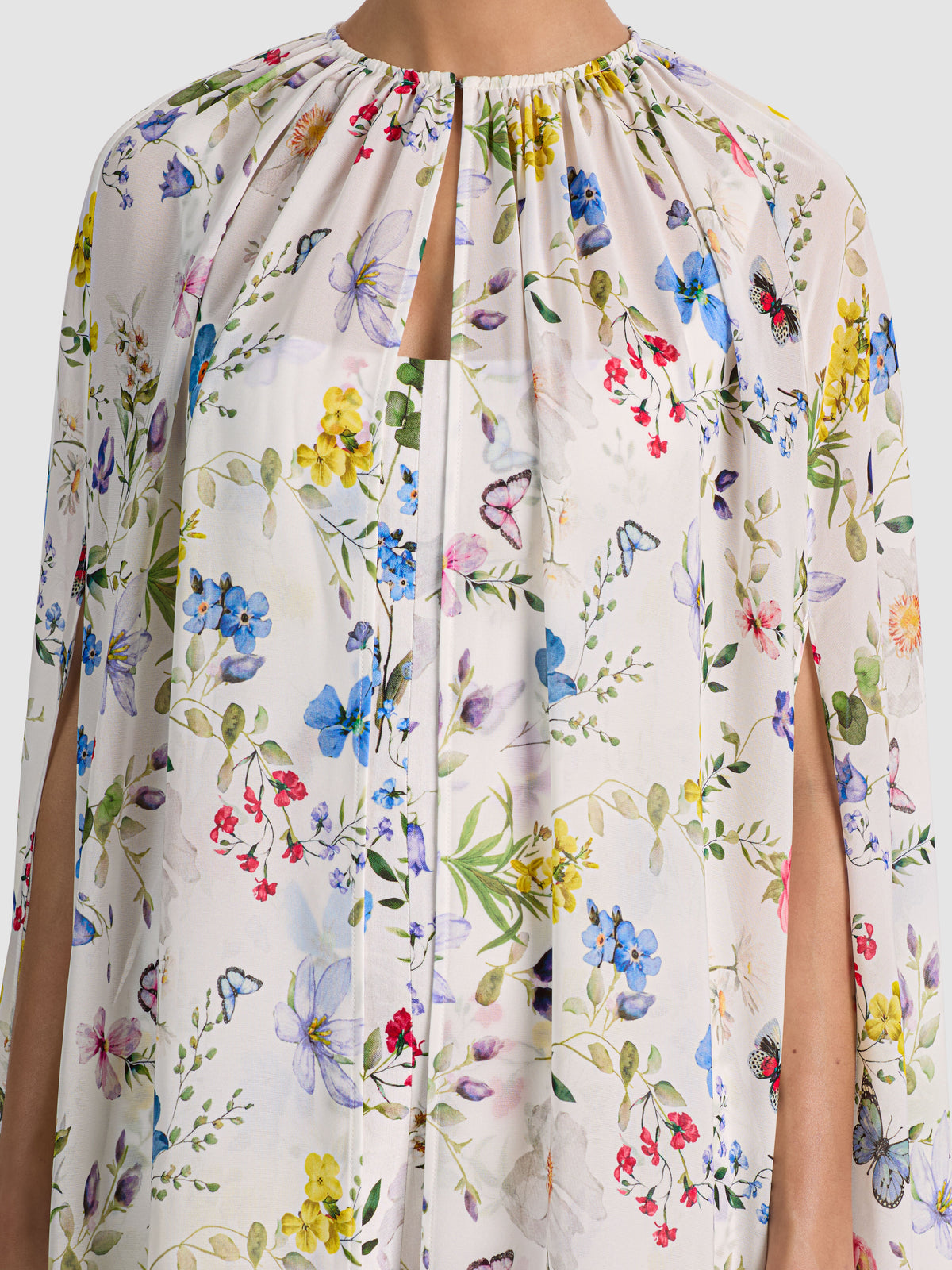 ROYA MAXI CAPE - TWISTING VINES OFF WHITE