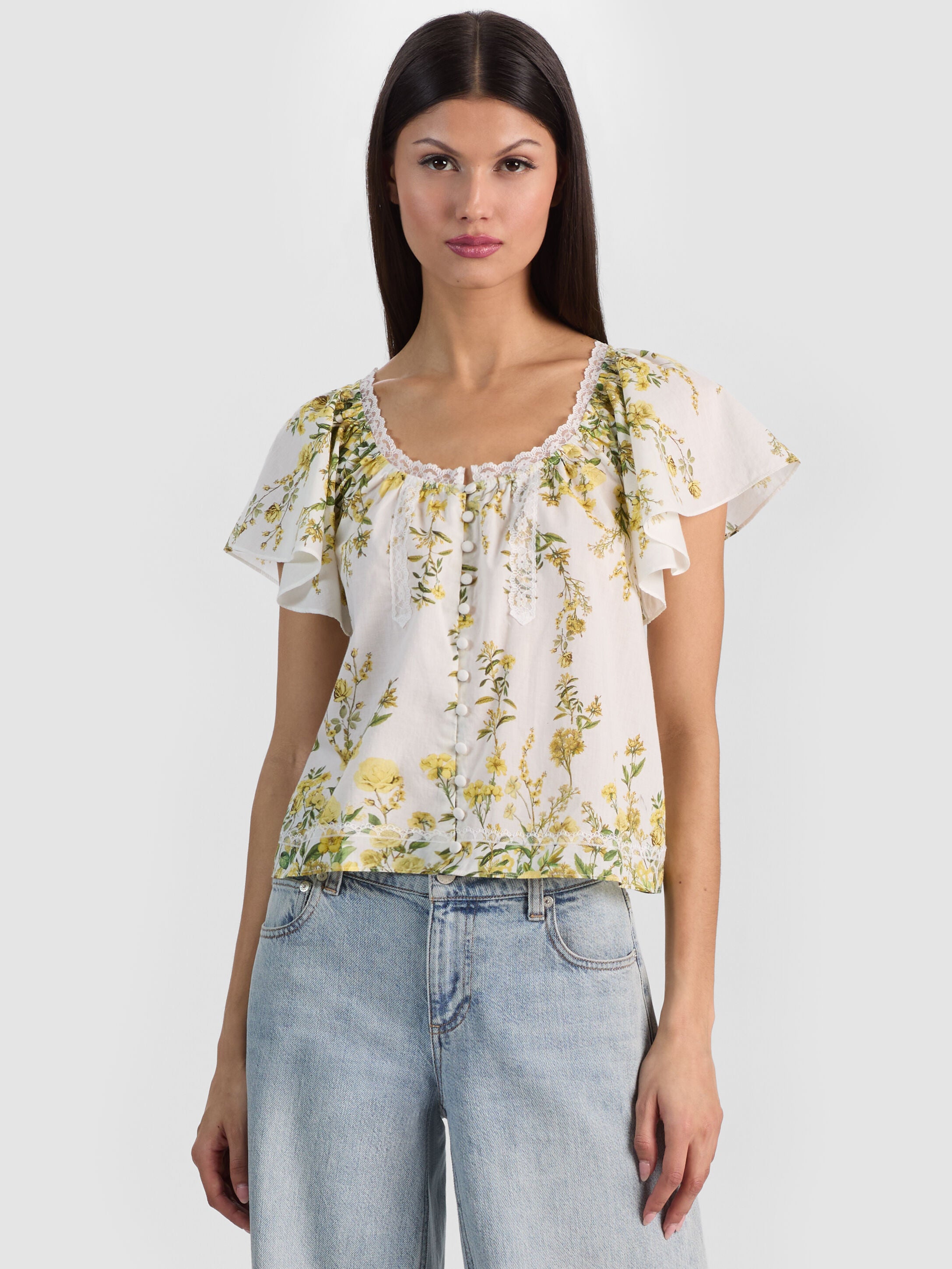 ODETTE FLUTTER SLEEVE TOP-FRESH AIR BUTTER-ALICE + OLIVIA