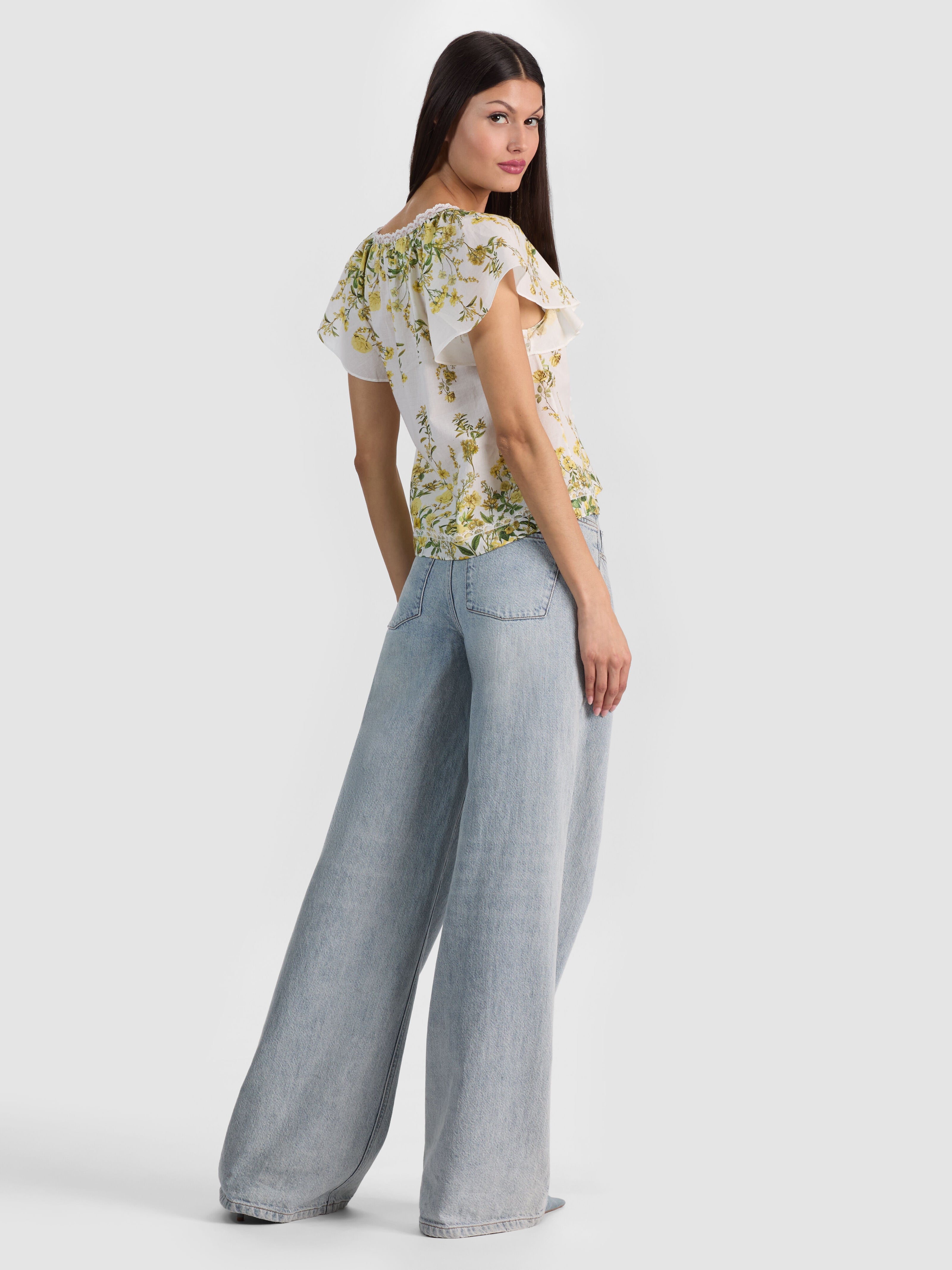ODETTE FLUTTER SLEEVE TOP-FRESH AIR BUTTER-ALICE + OLIVIA