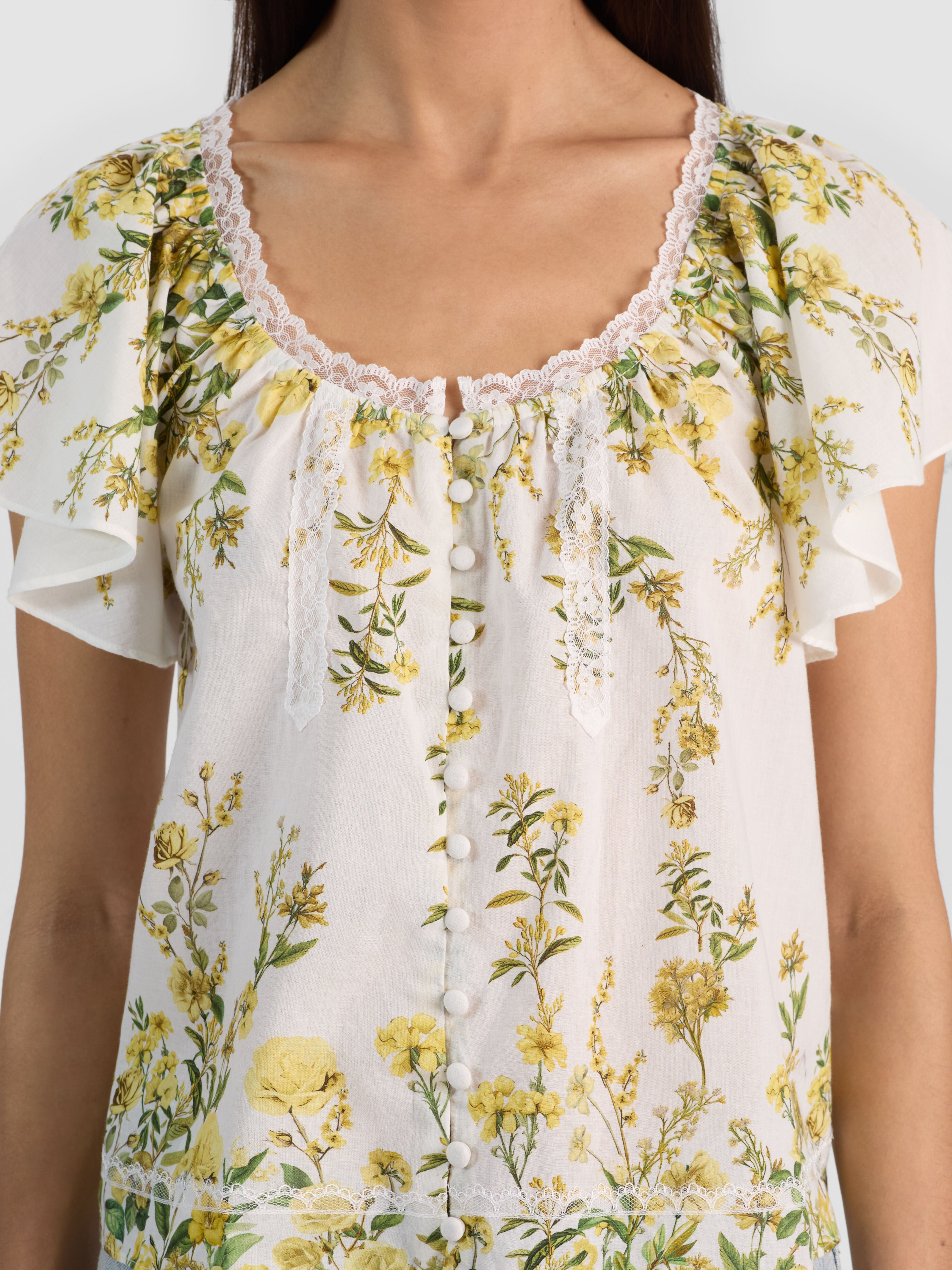 ODETTE FLUTTER SLEEVE TOP-FRESH AIR BUTTER-ALICE + OLIVIA