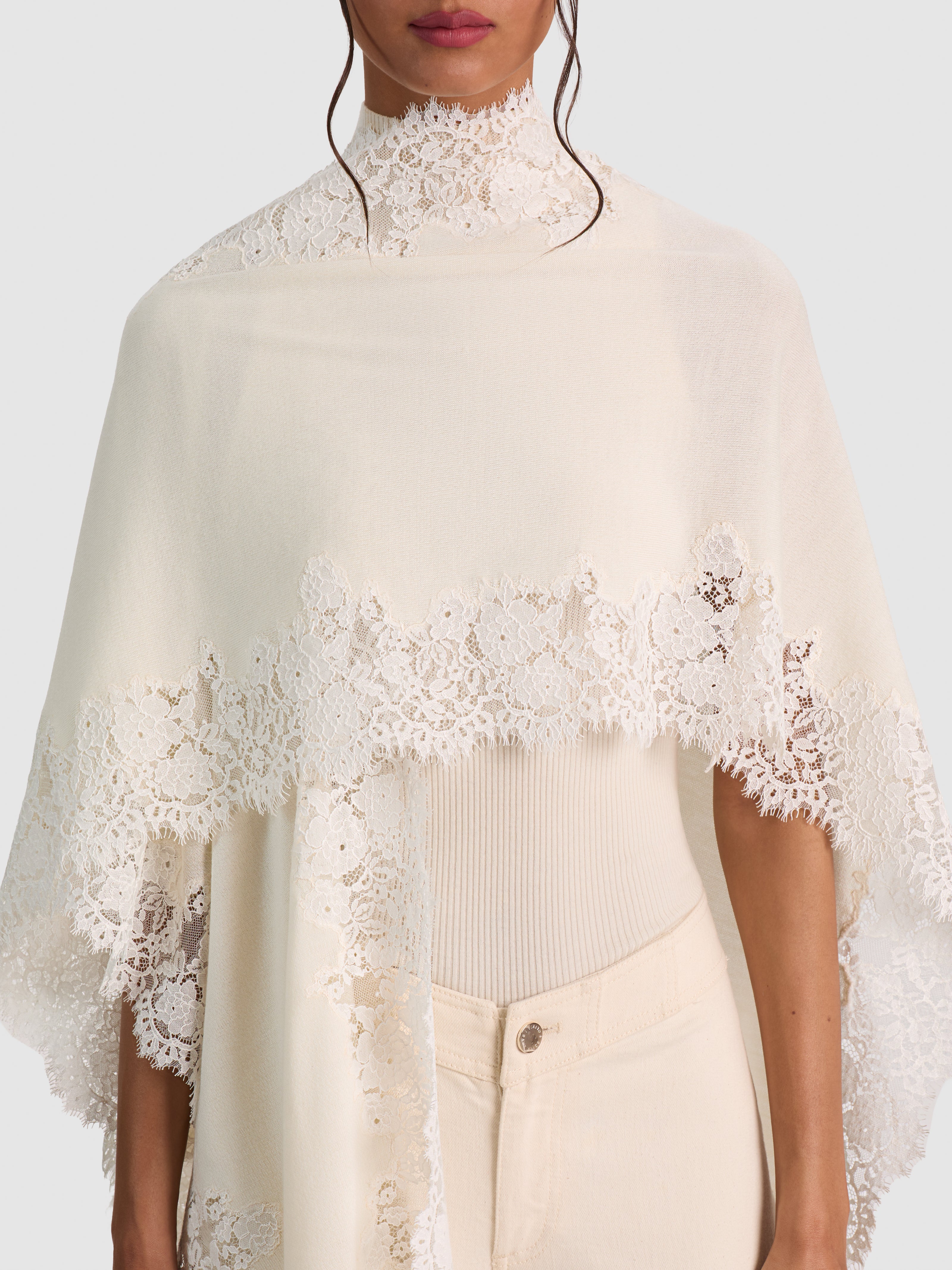 CHÂLE ÉCHARPE BETTIE AVEC BORDURE EN DENTELLE-ALICE + OLIVIA