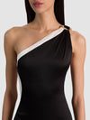ROBE LONGUE GWENDOLYN ASYMÉTRIQUE DÉCOUPÉE AVEC DÉTAILS MÉTALLIQUES-ALICE + OLIVIA