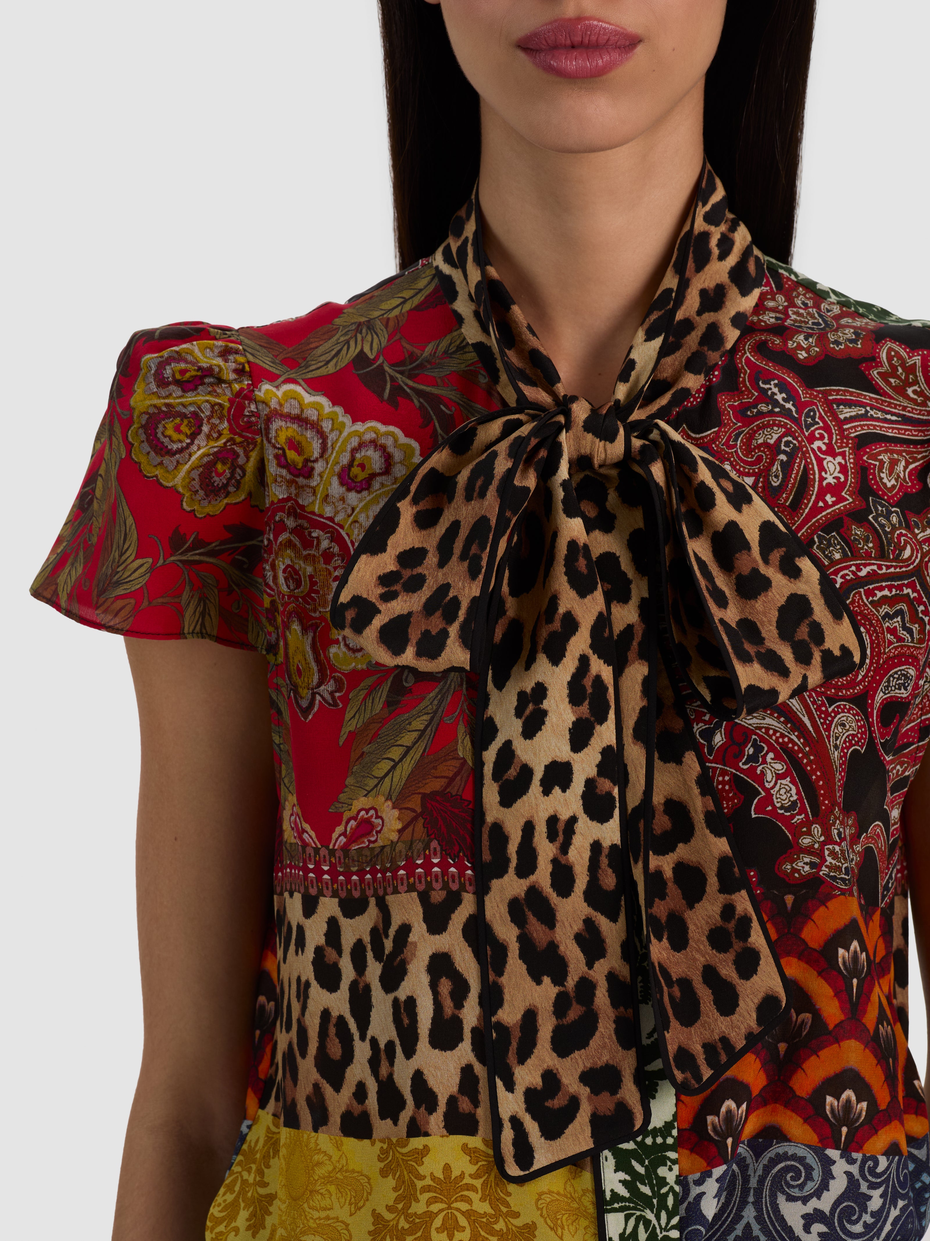 CAMICIA JEANNIE CON FIOCCO SUL COLLO E BOTTONI-ALICE + OLIVIA