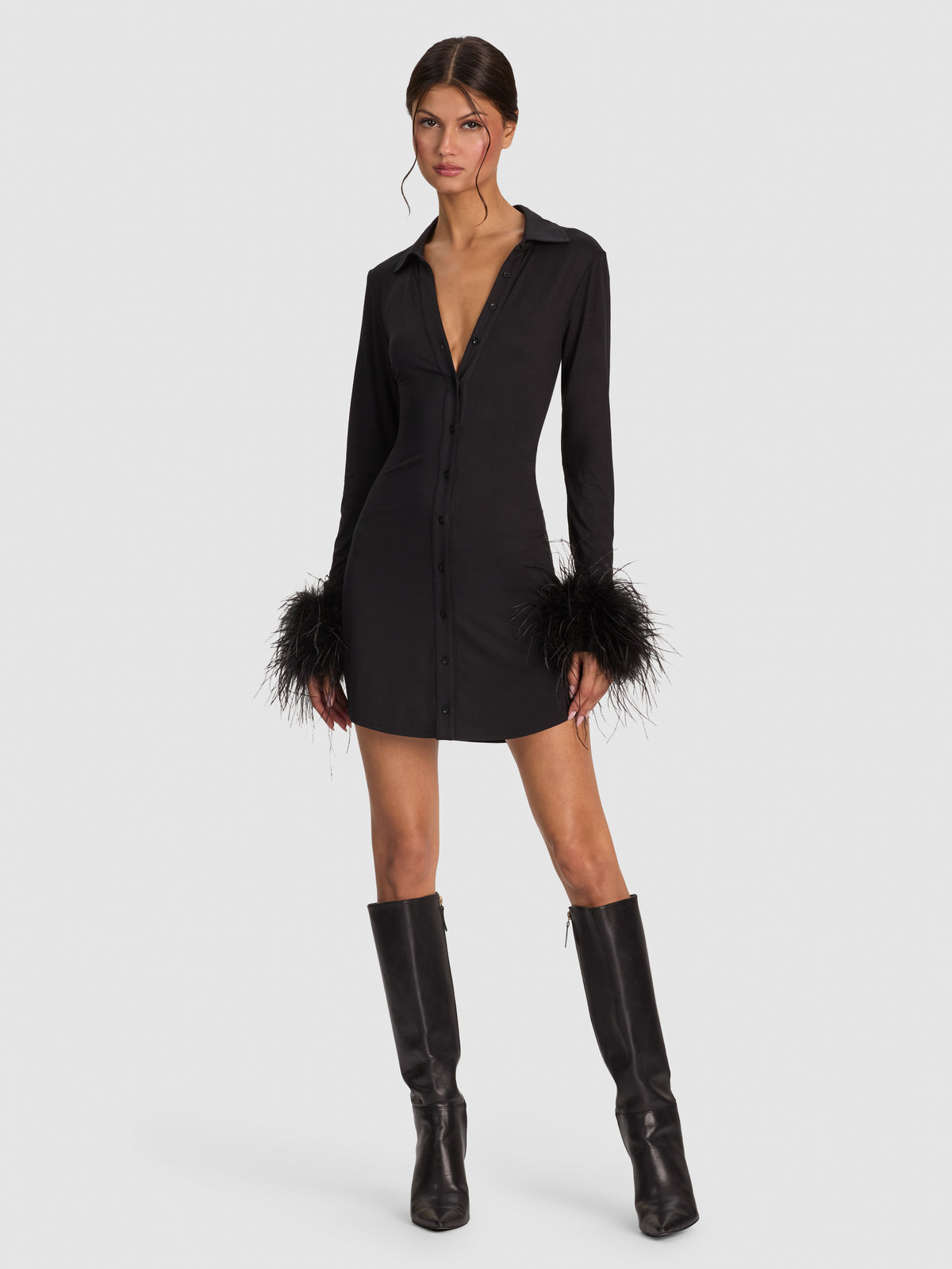 ROBE FREYA AJUSTÉE CINTREE BOUTONNÉE AVEC POIGNETS AMOVIBLES EN PLUMES-ALICE + OLIVIA