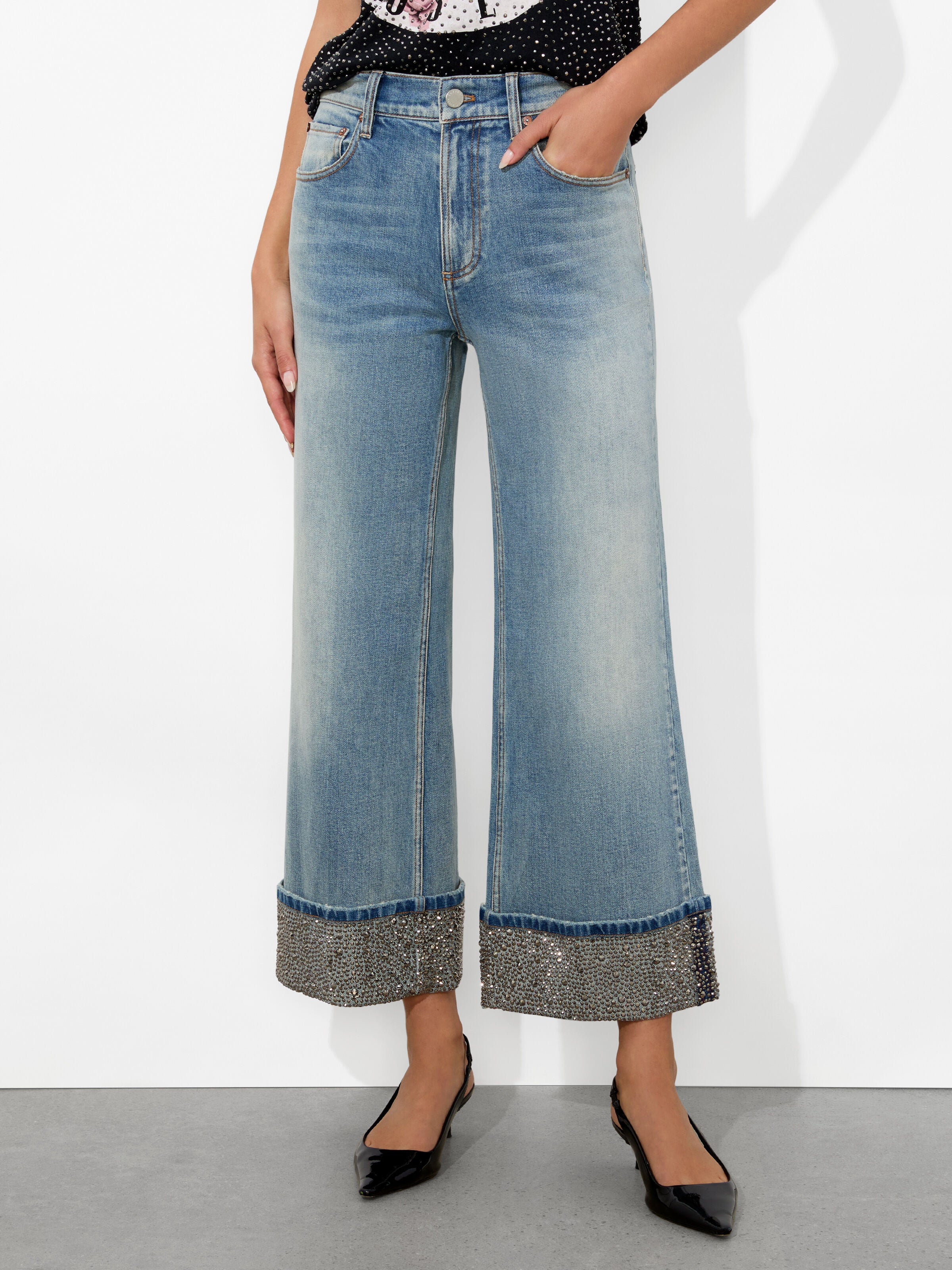 WEEZY EMBELLISHED JEAN-SIERRA LIGHT BLUE-ALICE + OLIVIA