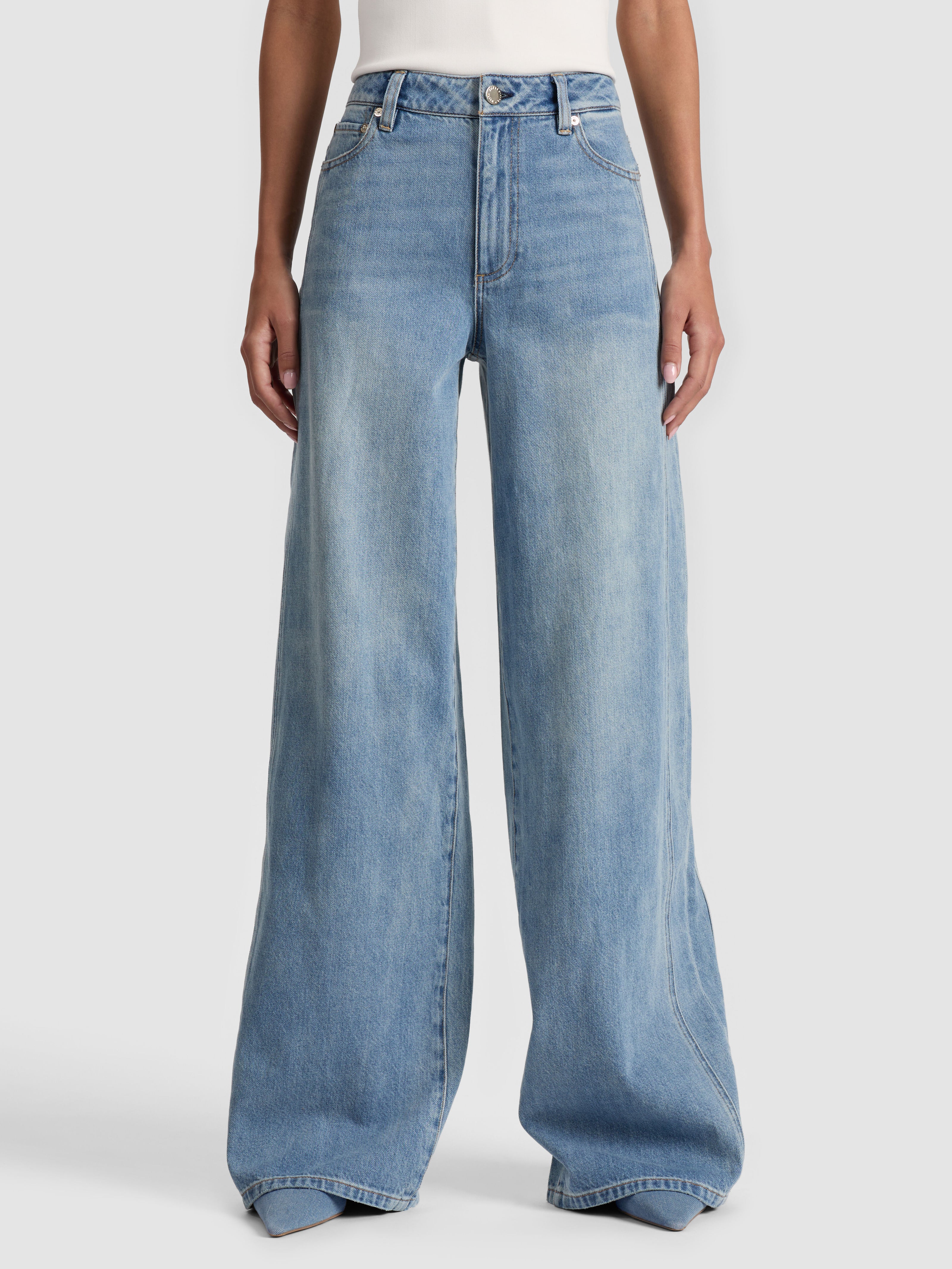 COOL JEAN-LIGHT ADELE-ALICE + OLIVIA