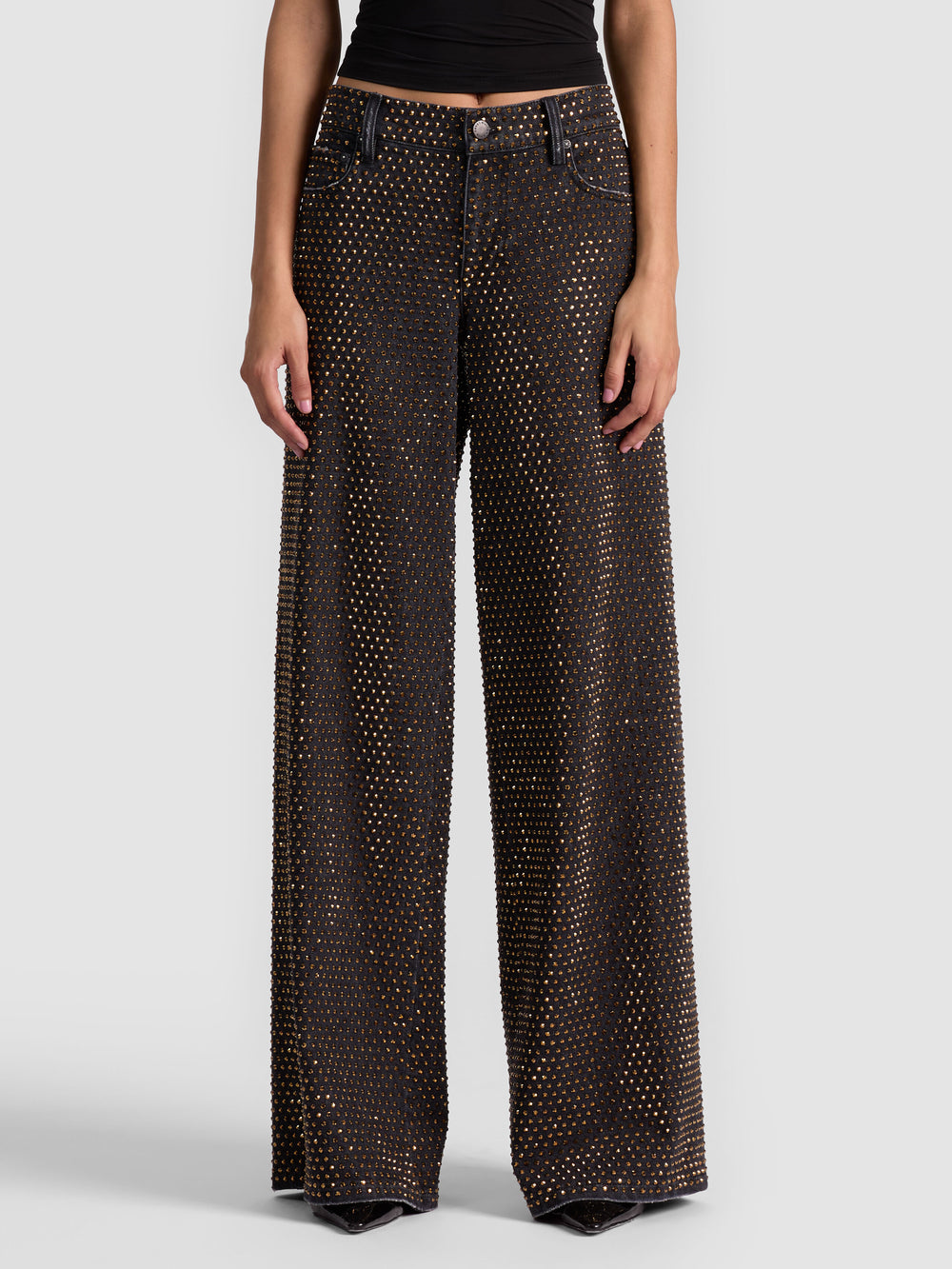 AMAZING EMBELLISHED JEAN