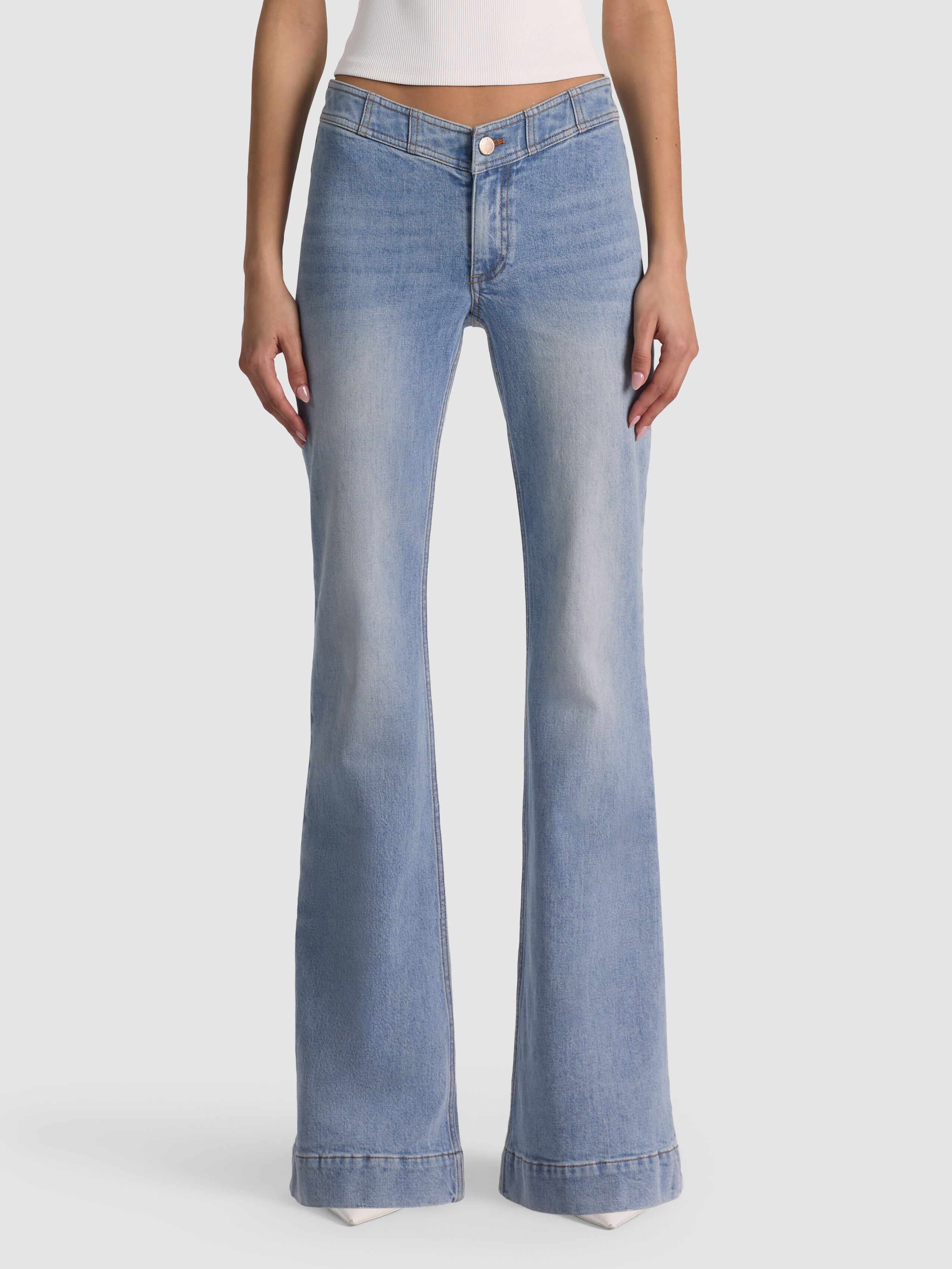 CHELSEA CROPPED FLARE JEAN-EDIE WASH-ALICE + OLIVIA