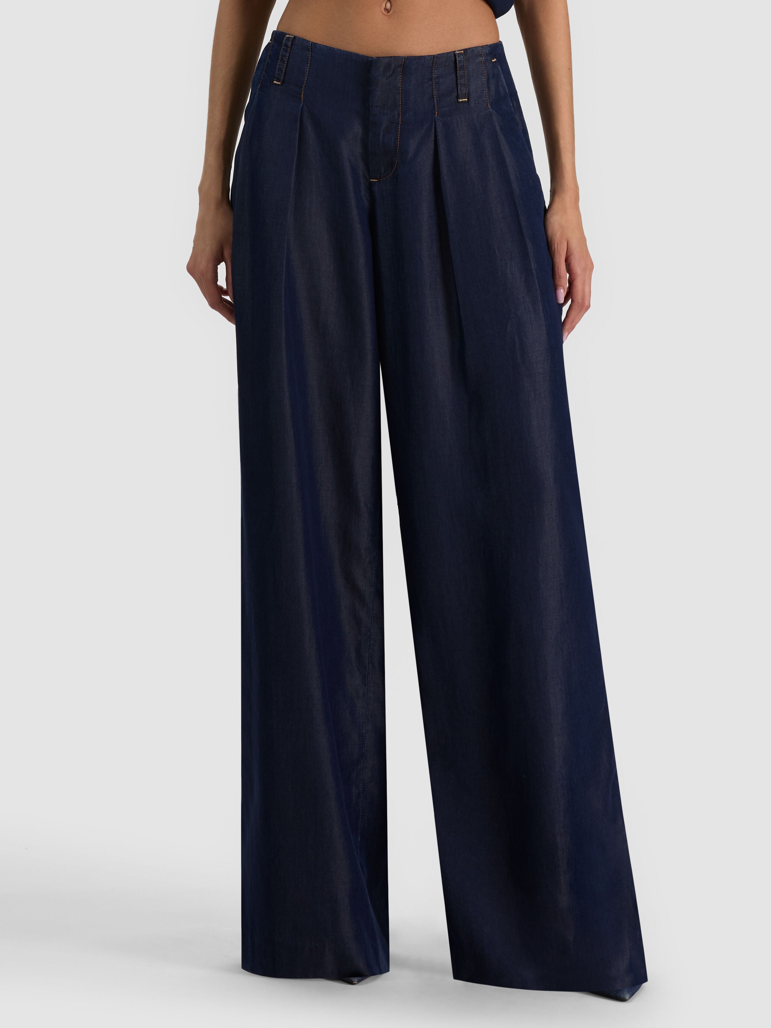 ELIAS DOUBLE PLEAT JEAN-DARK RINSE-ALICE + OLIVIA