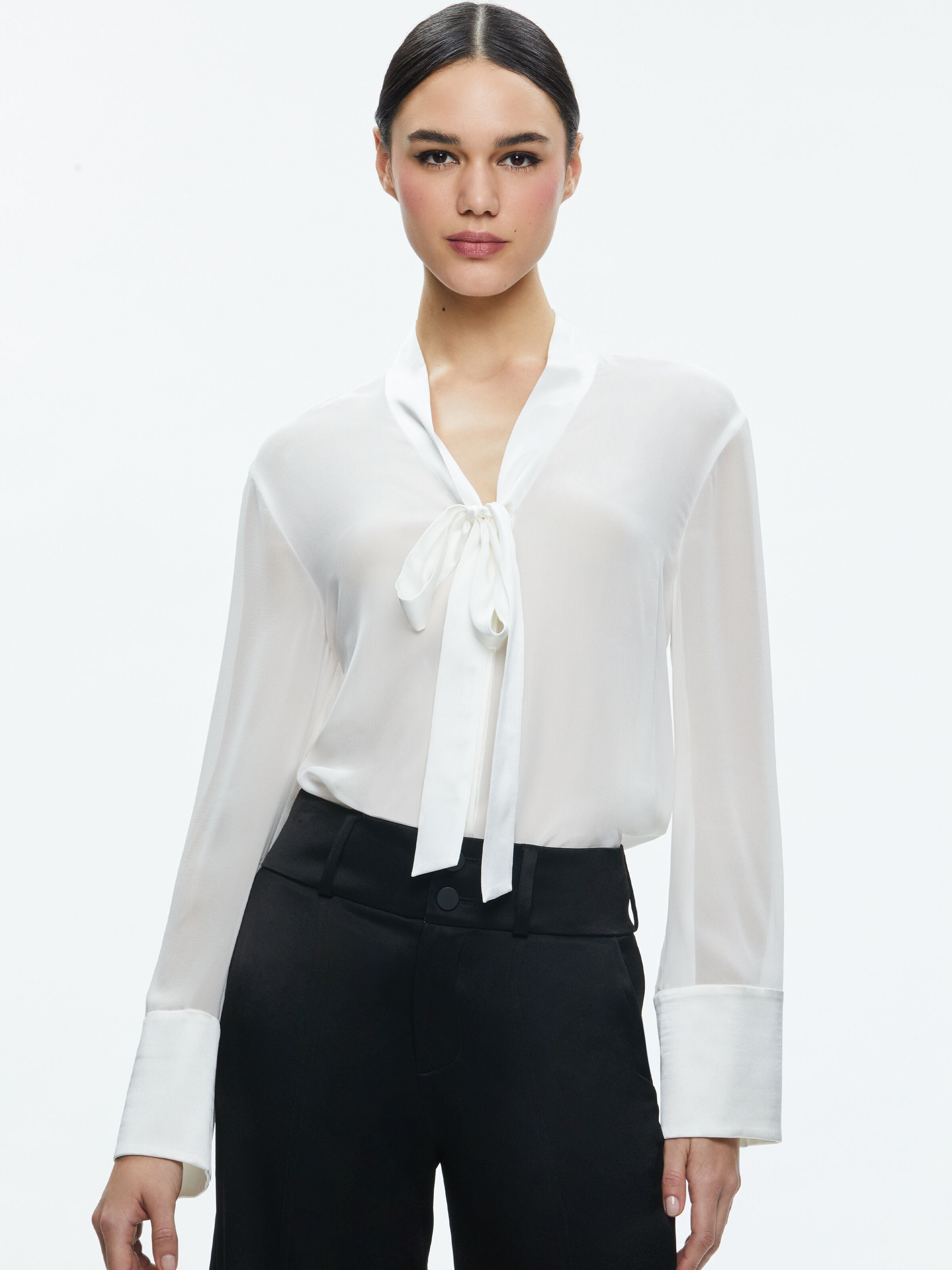 CHEMISE AMPE BOUTONNÉE BRADY AVEC NŒUD PAPILLON-ALICE + OLIVIA