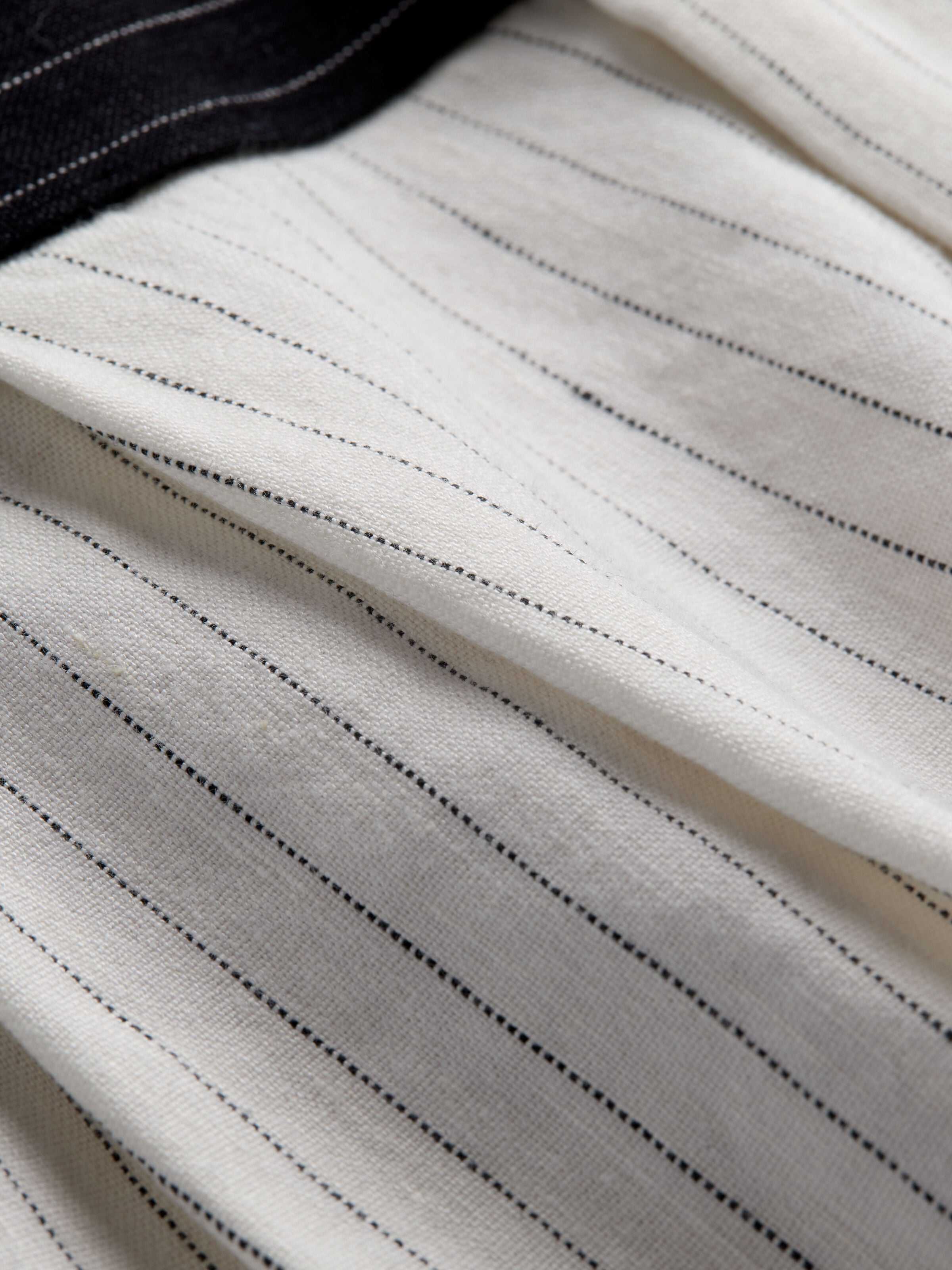 CONRY LINEN COMBO SHORT-OFF WHITE/BLACK PINSTRIPE-ALICE + OLIVIA