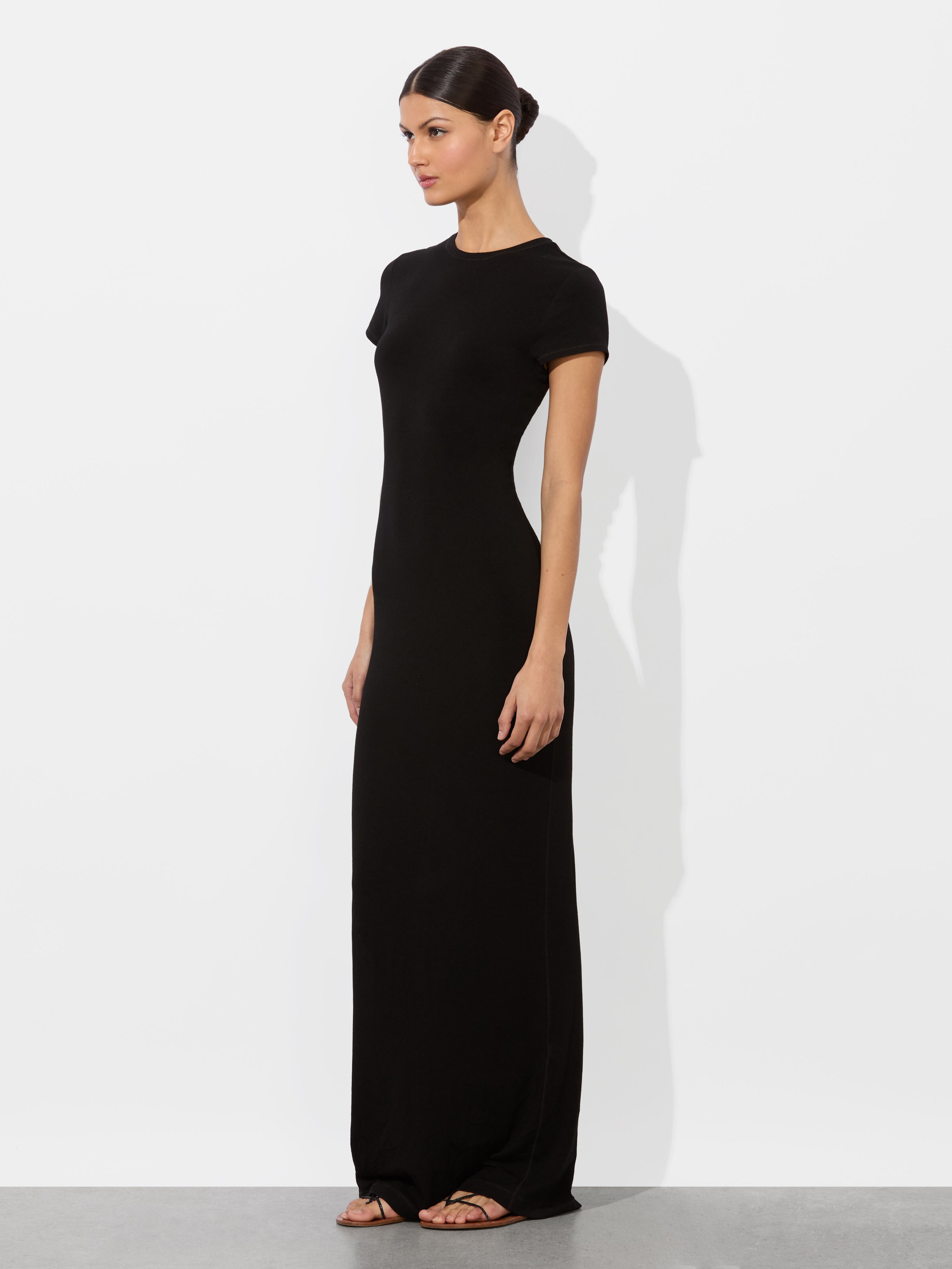 alice and olivia delora maxi dress TWO WAY in Black Fit:Petite Cut-Out Short Homecoming Dress INFL Pressley with a dramatic front