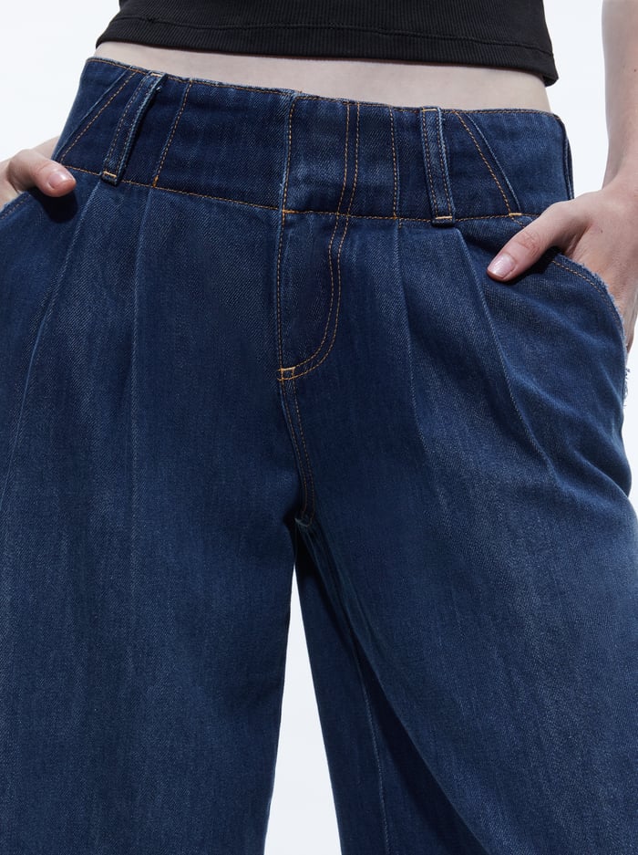 ANDERS LOW RISE PLEATED JEAN - LOVE TRAIN image 3 - Alice And Olivia
