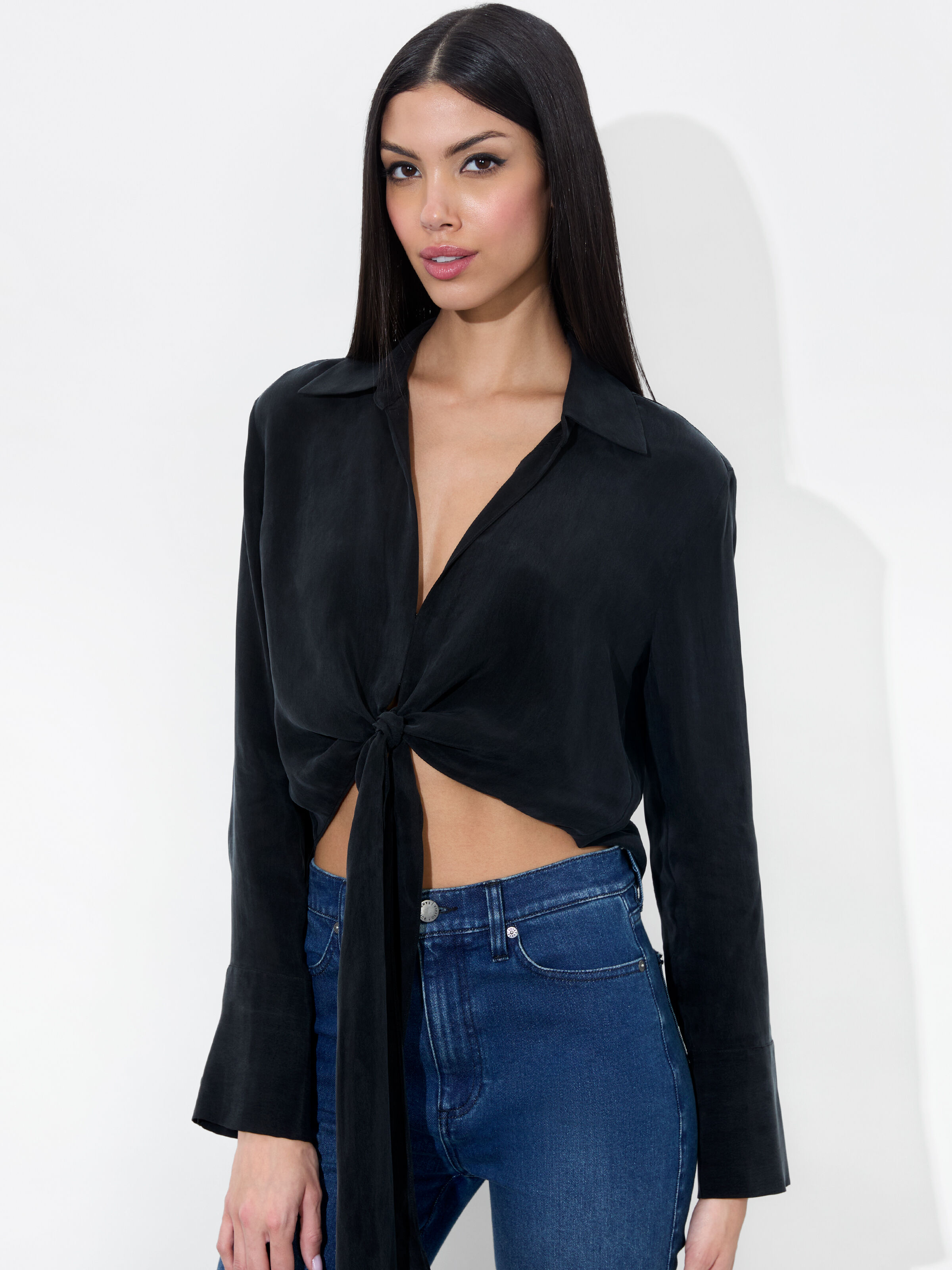 配送員設置 Hannon Olivia + Alice | Black In Blouse Front Tie トップス