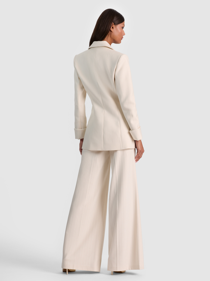 BURNS FITTED BLAZER - CHINO image 2 - ALICE + OLIVIA