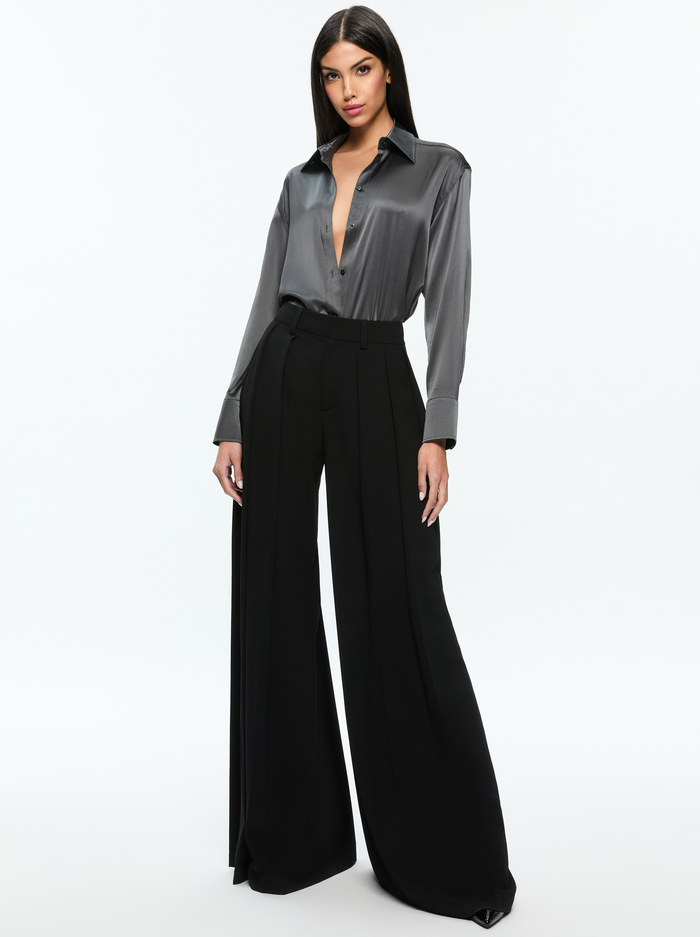 PERFECT BUTTON DOWN - CHARCOAL image 1 - Alice And Olivia