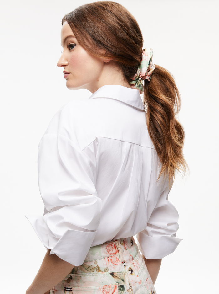 CHER LARGE PRINTED SCRUNCHIE - MORNINGSIDE FLORAL PISTACHIO - Alice And Olivia
