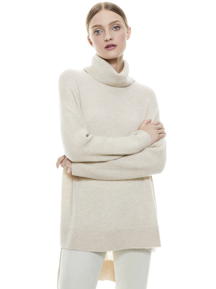 Sawyer Turtleneck Pullover In Oatmeal | Alice And Olivia