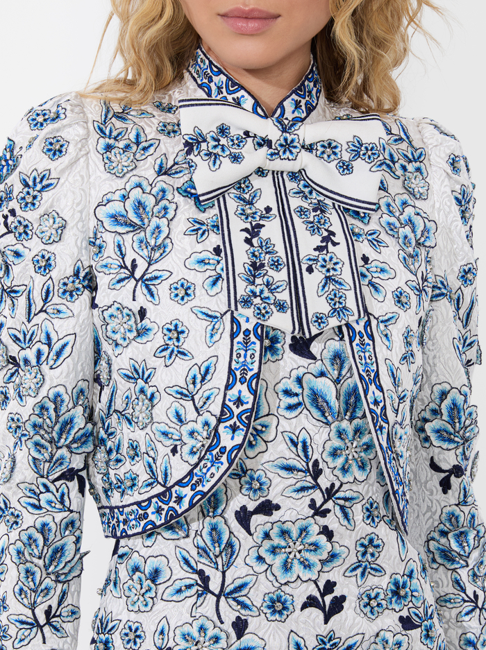 ILARIA CROPPED JACKET - BLUE/OFF WHITE image 3 - Alice And Olivia