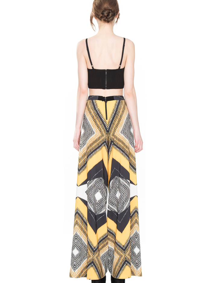 ARCHER CROPPED CAMI - BLACK image 2 - Alice And Olivia