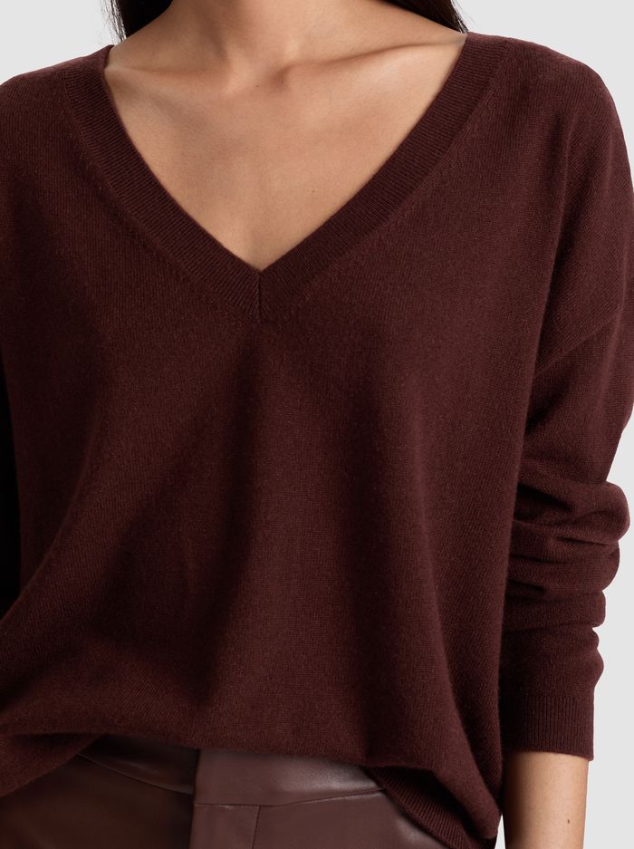 WILLIAMS CASHMERE PULLOVER - MOCHA image 3 - Alice And Olivia