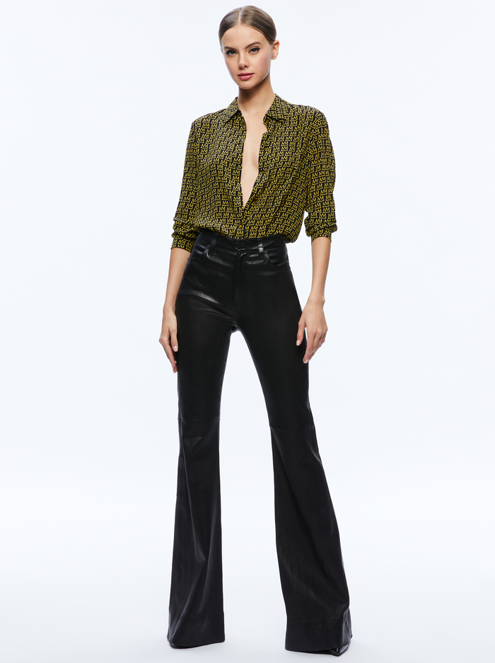 A+O X BASQUIAT WILLA PLACKET TOP - KING PLEASURE image 2 - Alice And Olivia