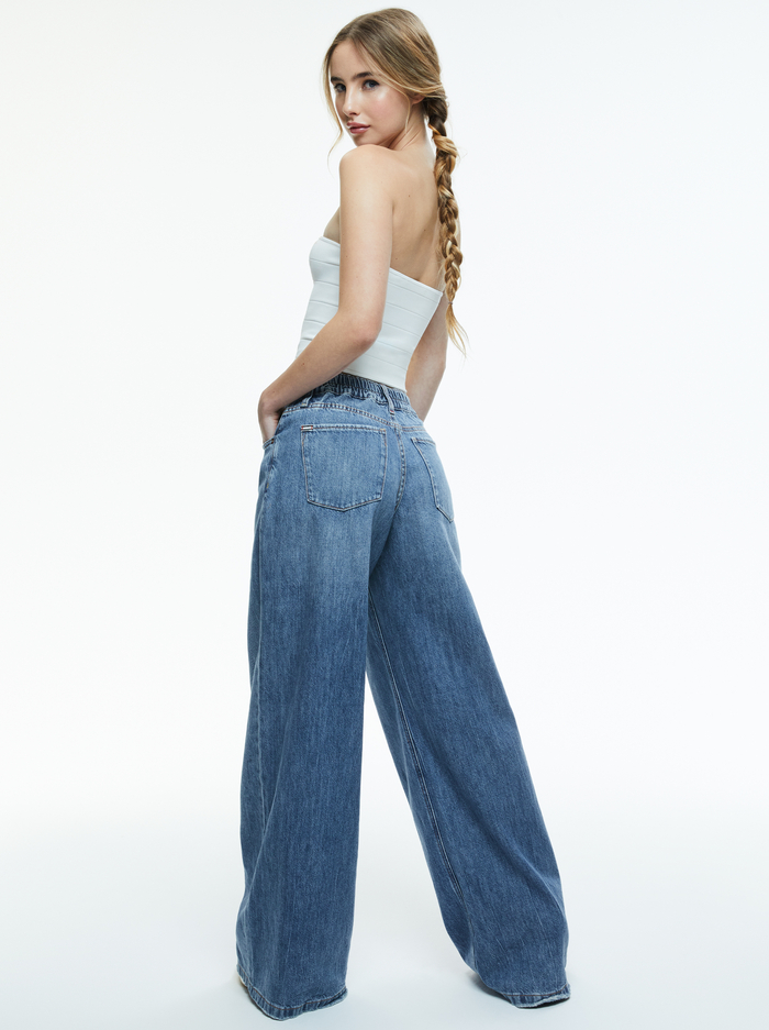 JOJO LOW RISE ELASTIC WAIST JEAN - GEORGIA VINTAGE BLUE image 2 - Alice And Olivia