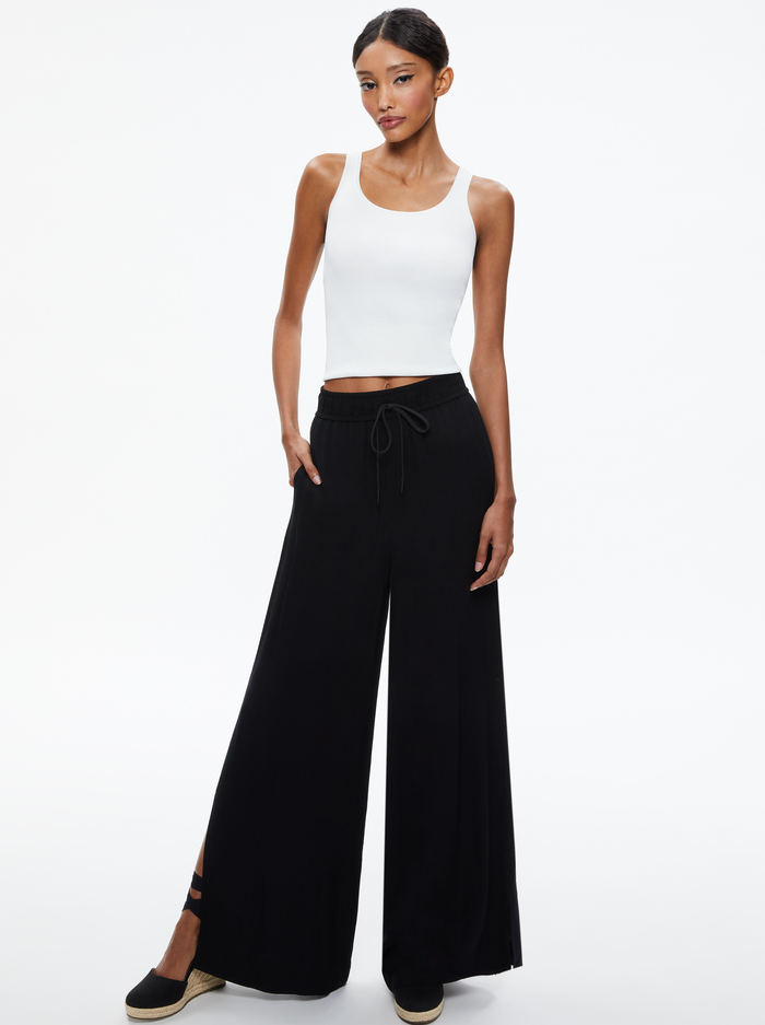 Savetta High Waisted Wide Leg Side Slit Pant In Black | Alice + Olivia