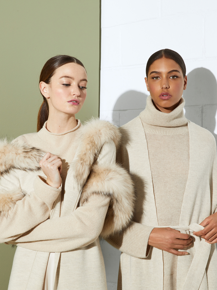 SAWYER TURTLENECK PULLOVER - OATMEAL image 7 - Alice And Olivia